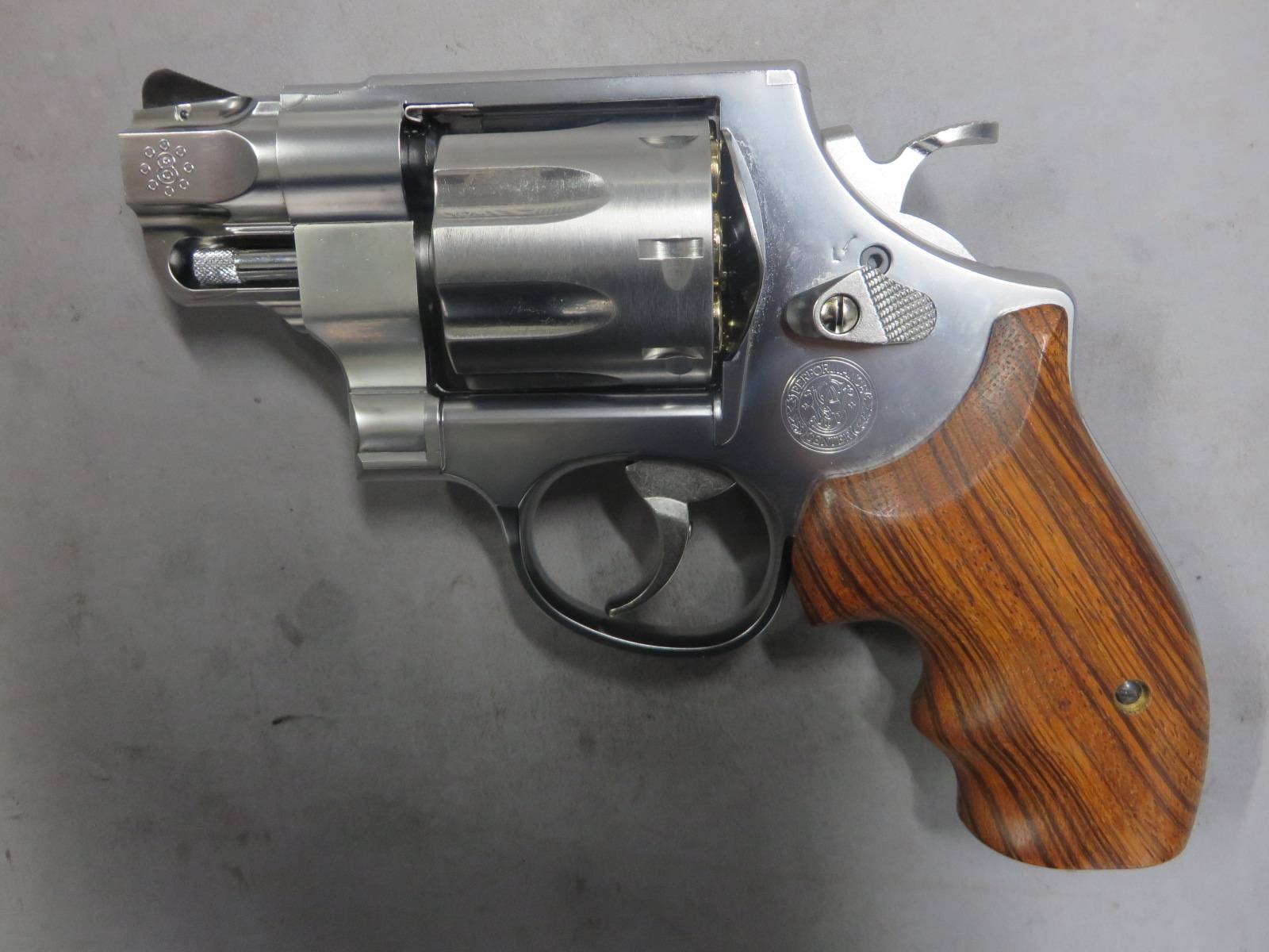 【タナカ】S&W M327 M&P R8 2in ステンレス・木製グリップ・ランヤード