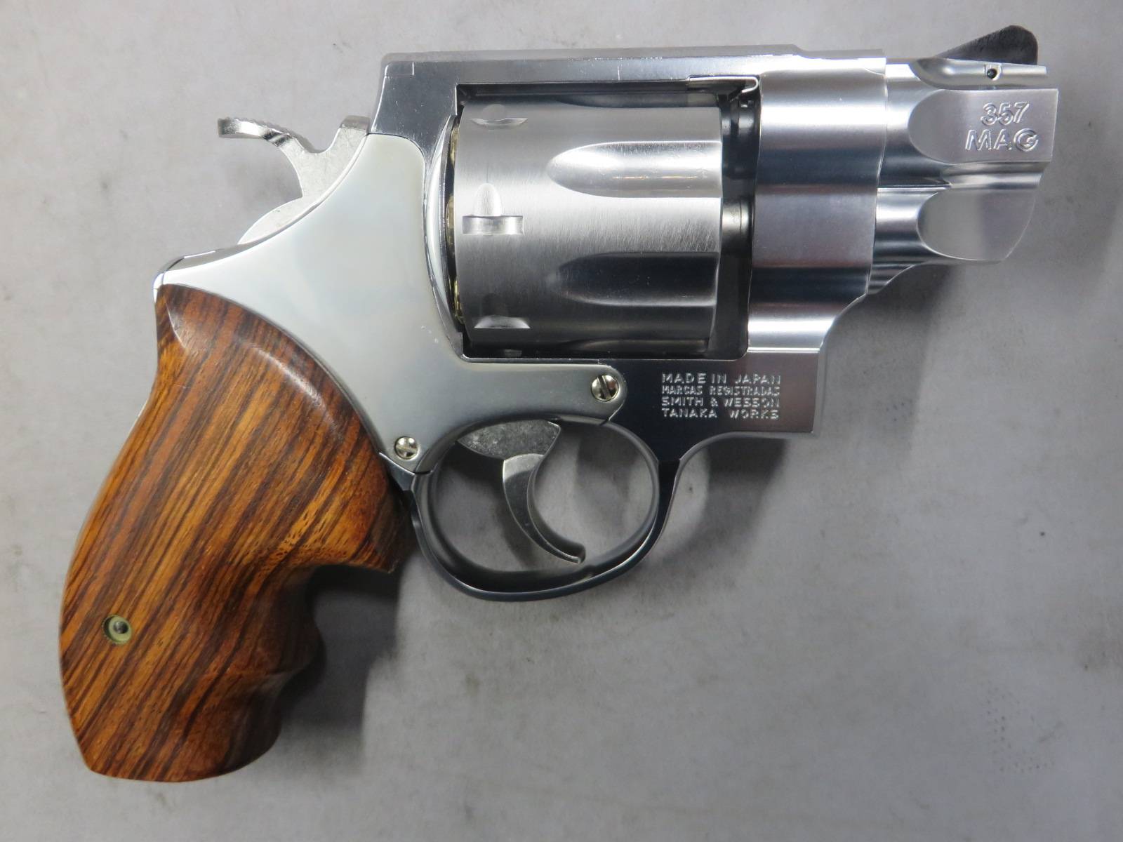 【タナカ】S&W M327 M&P R8 2in ステンレス・木製グリップ・ランヤード