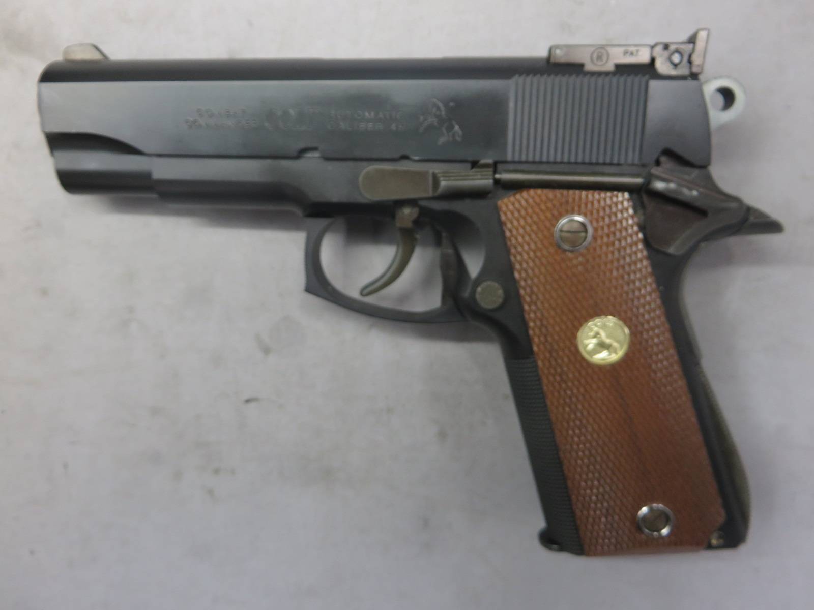 【ウエスタンアームズ】コルト コンバットコマンダー シーキャンプカスタム・木製グリップ