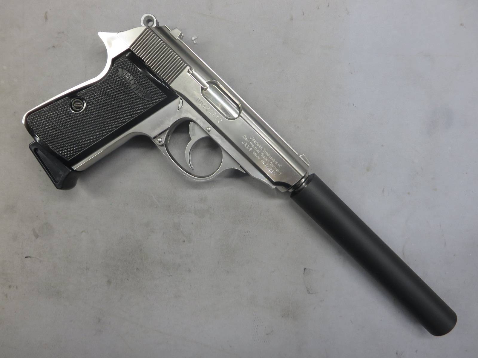 【マルゼン】ワルサー PPK/S ステンレスシルバー ムービープロップシリーズ