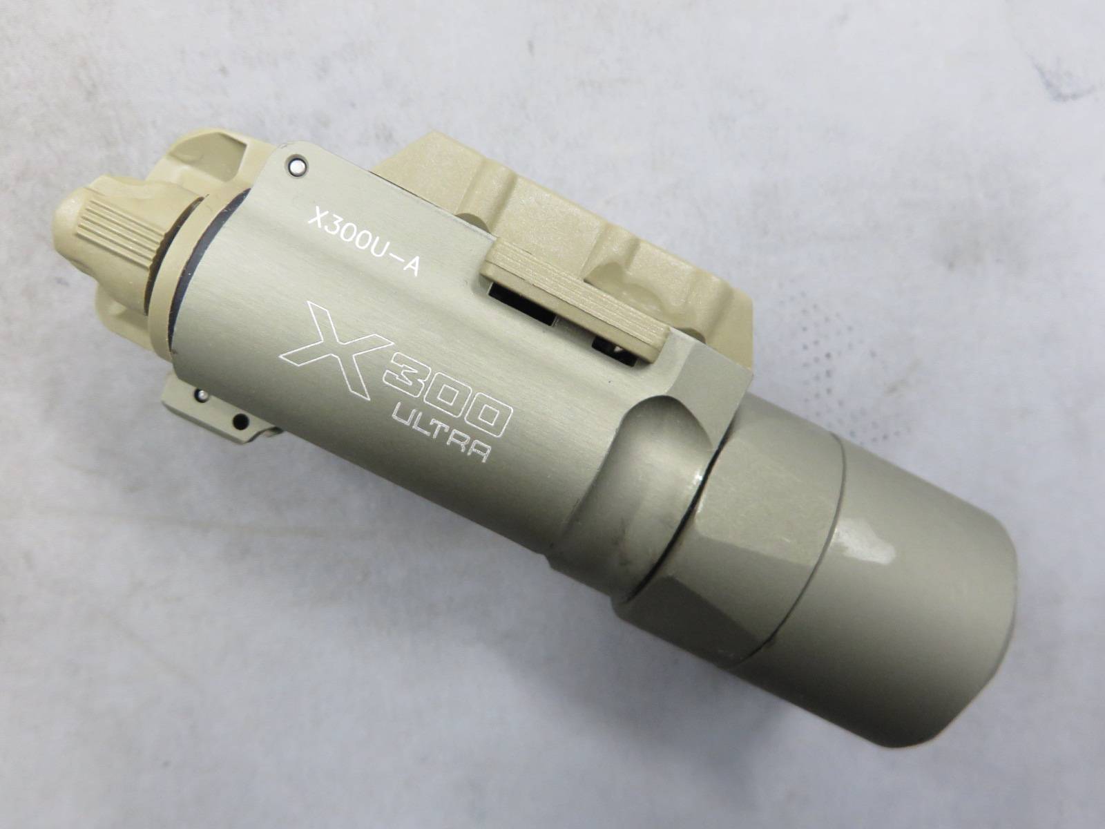 【SUREFIRE】X300U-A-TN ウエポンライト（実物）