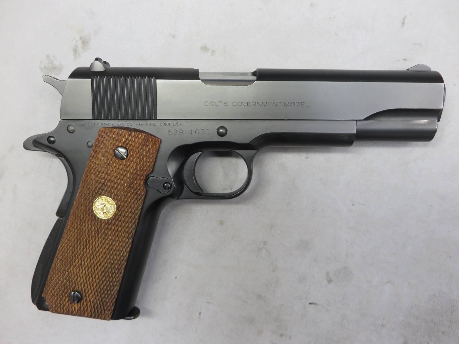 【ウエスタンアームズ】コルト ガバメント MK4シリーズ70 ブラック・木製グリップ