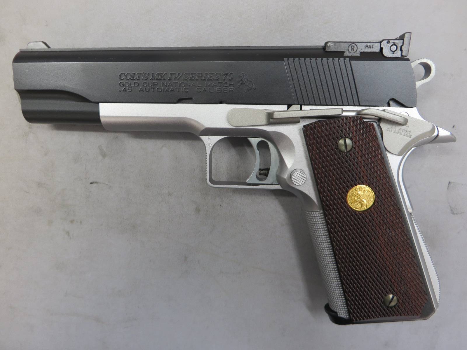 【ウエスタンアームズ】コルト ホーグ N.M. 5in DX フレームシルバー