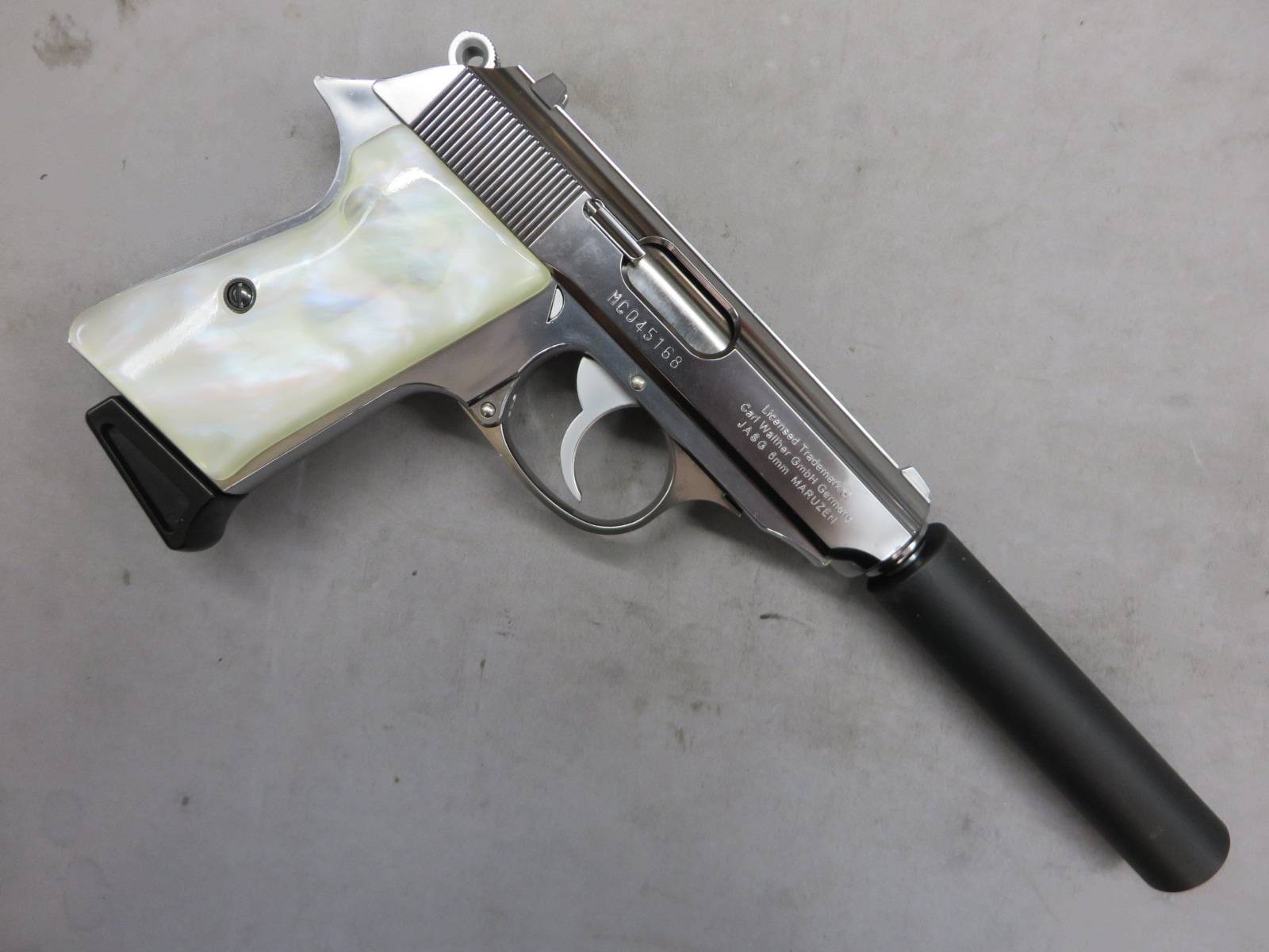 【マルゼン】ワルサー ニューPPK/S ステンレスモデル・サイレンサー・ホワイトパール調グリップ