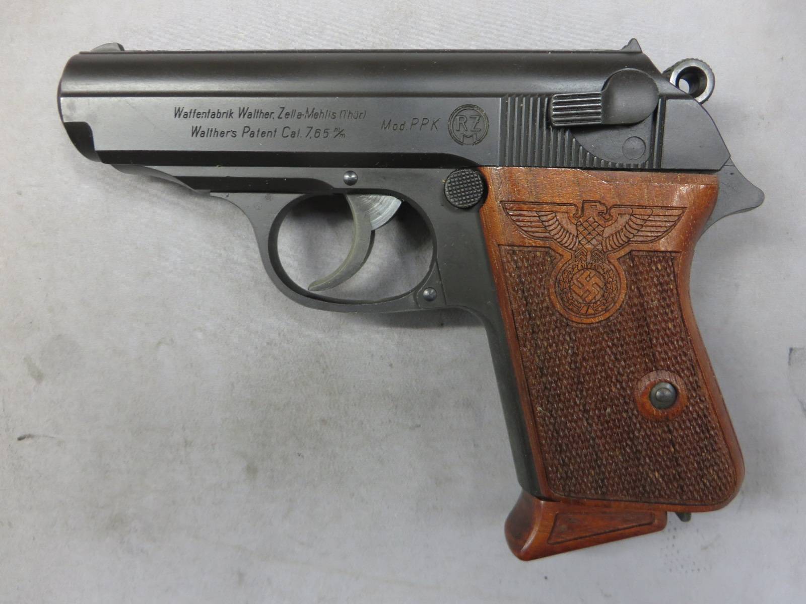 【CAW】ワルサーPPK EHRENWAFFE RZM HW 初期型・木製グリップ・木製マガジンボトム　モデルガン