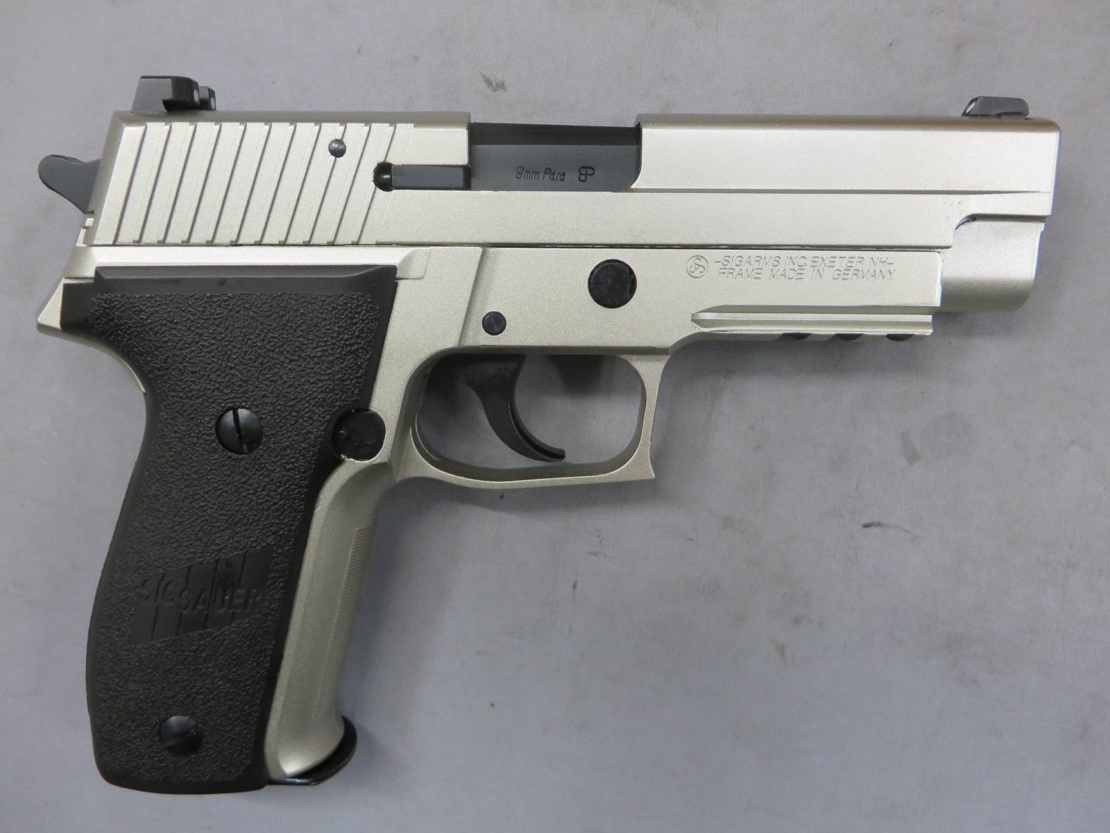 【タナカ】SIG SAUER P226 レイルドフレイム WARM Silver オールHW Evolution2 モデルガン