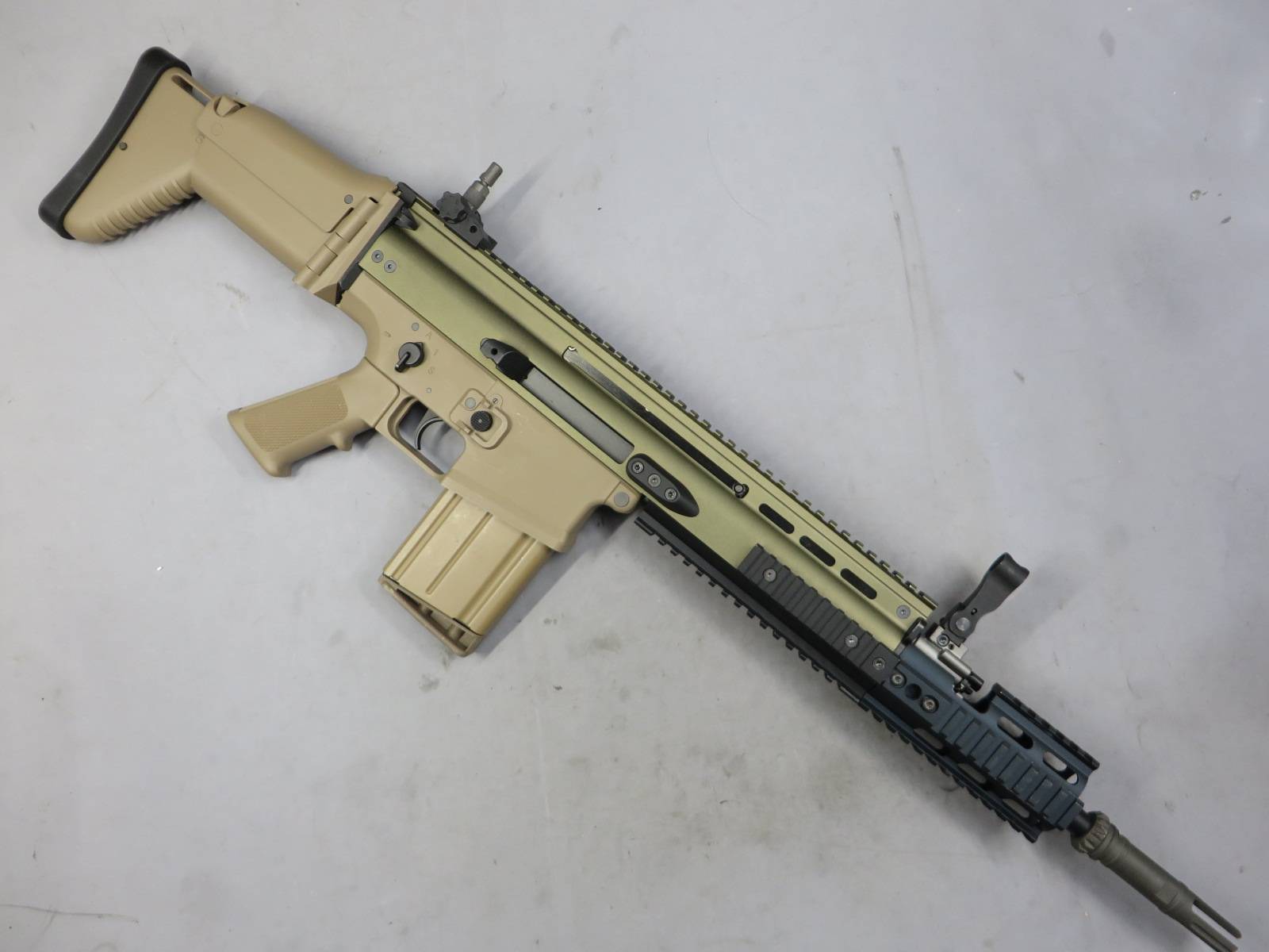 【WE】SCAR-H TAN（リアル刻印）GBB・PWS タイプ レイルエクステンション