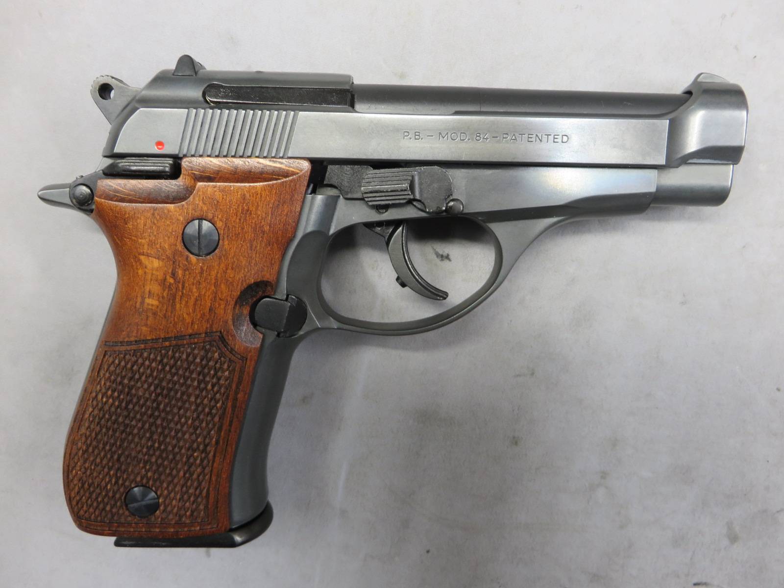 【マルシン】ベレッタ M84 強化版 エクセレントHW ハーフチェッカー木製グリップ X-PFC　モデルガン