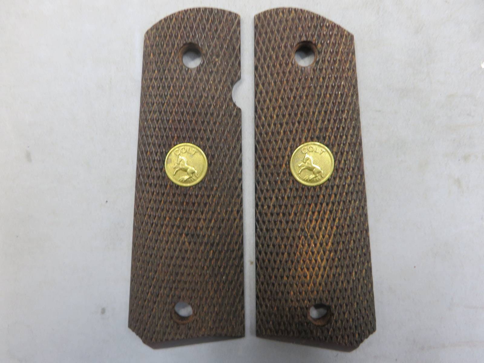 【不明】GM・1911 フルサイズ  メダル付き フルチェッカー 木製グリップ