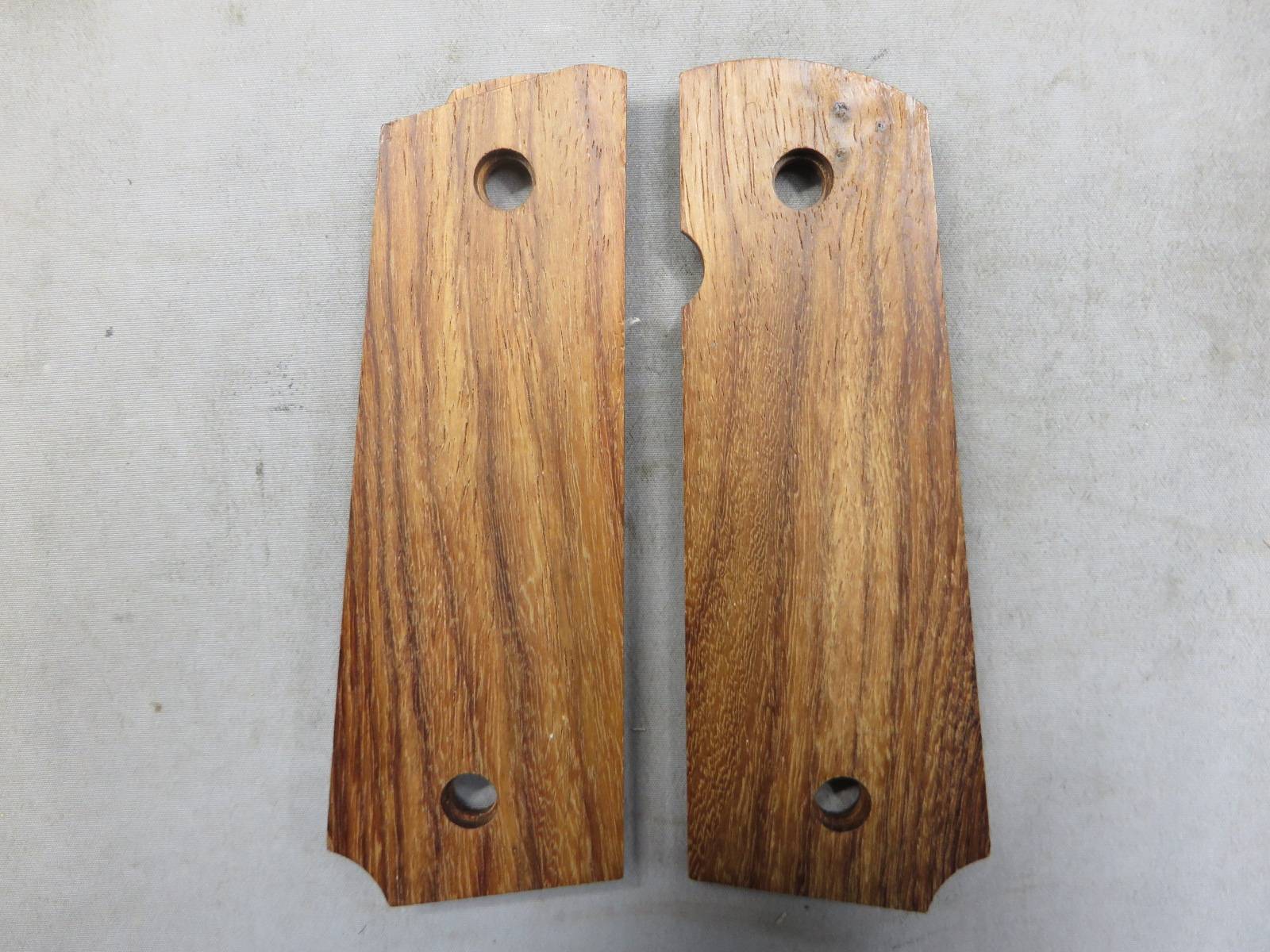 【キャロムショット】45AUTO チェッカーグリップ  in メダル