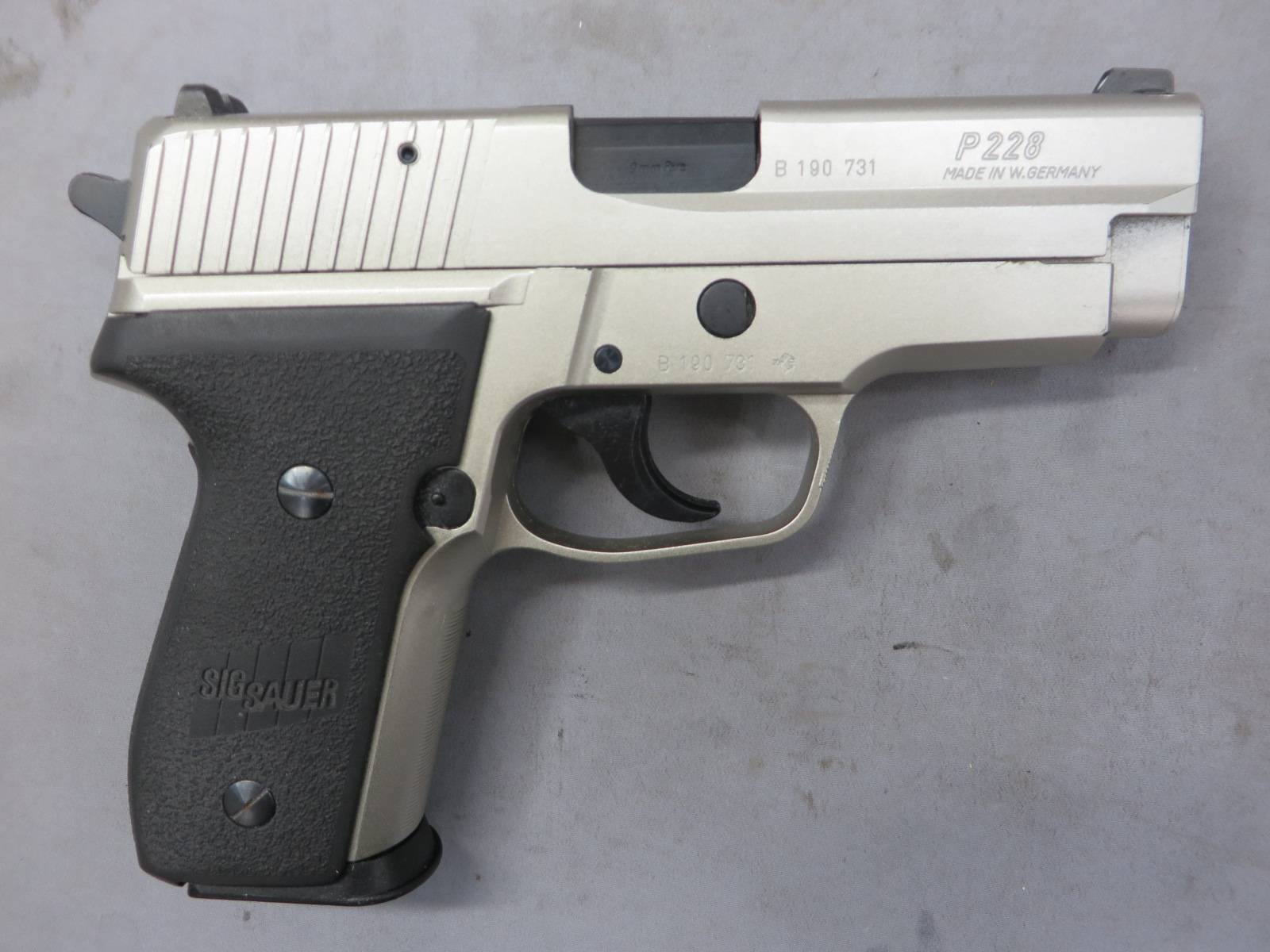【タナカ】SIG P228 オール HW WARM SILVER COAT Evo.2　モデルガン