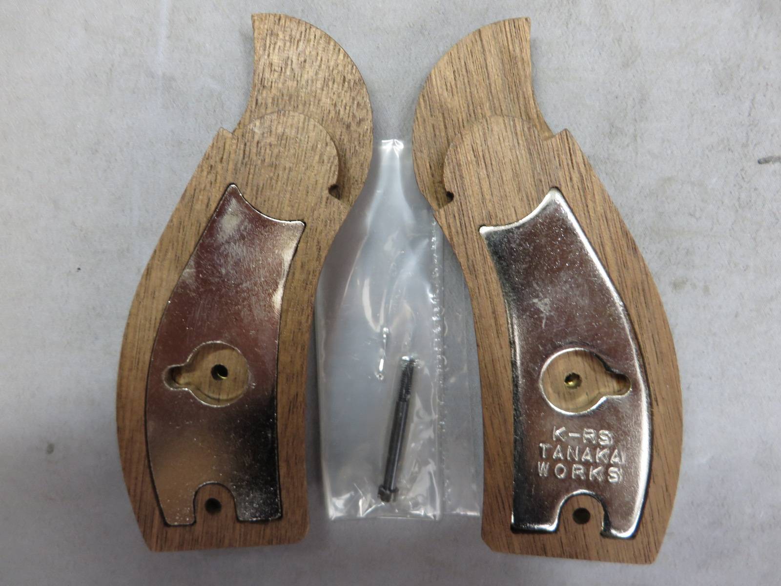 【タナカ】S&W Kフレーム ラウンドバット ウォールナットチェッカー +Weight