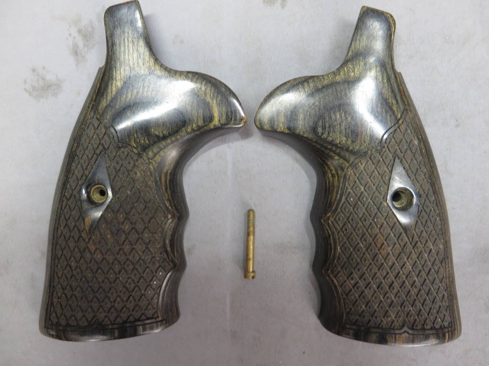 【アルタモント】S&W Nフレーム スクエアバット 木製グリップ