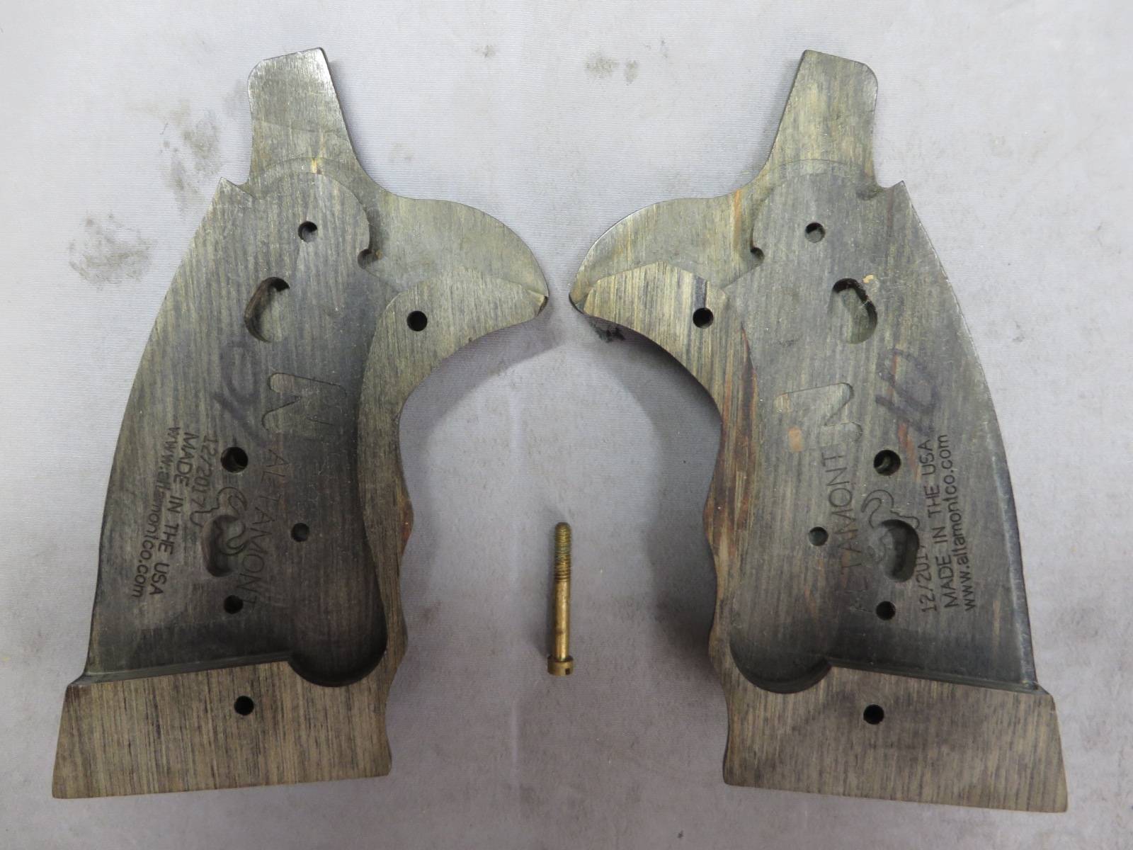 【アルタモント】S&W Nフレーム スクエアバット 木製グリップ