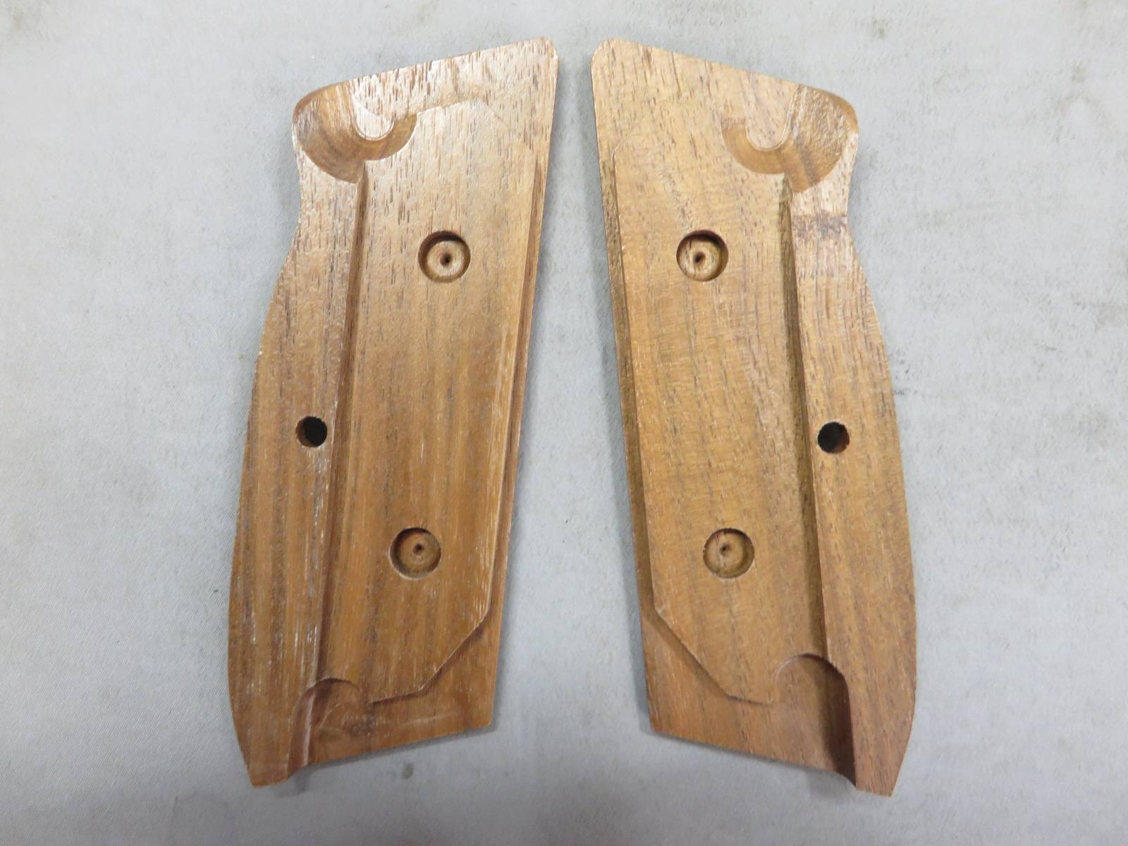 【不明】CZ75 チェッカー グリップ