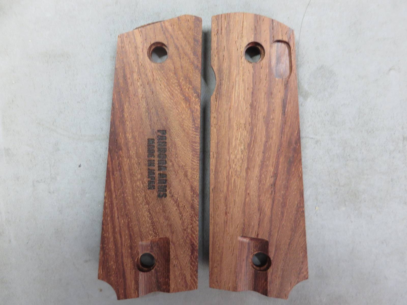 【PANDRA ARMS】Carbon8 M45対応 ダイヤチェッカー グリップ