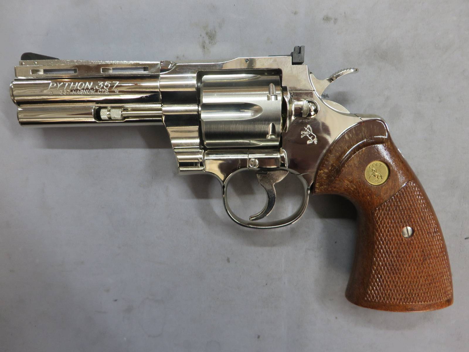 【タナカ】コルトパイソン.357mag 4in R-Model ニッケルフィニッシュ