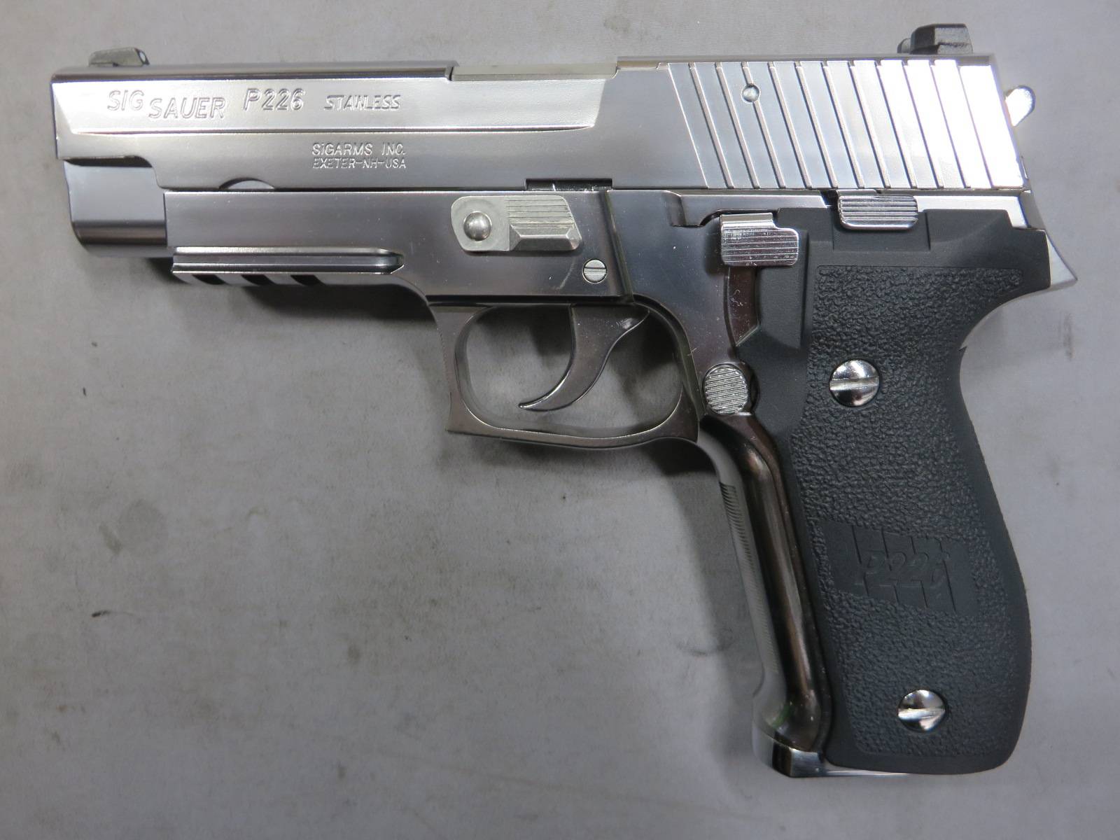 【東京マルイ】SIG SAUER P226R クロームステンレス・カスタム