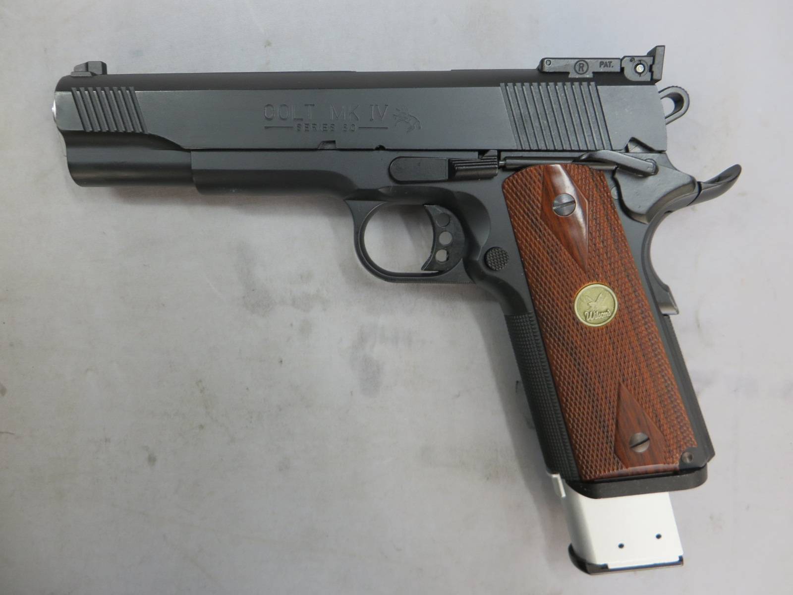 【ウエスタンアームズ】ウィルソン スーパーグレイド オールブラック 5in STD