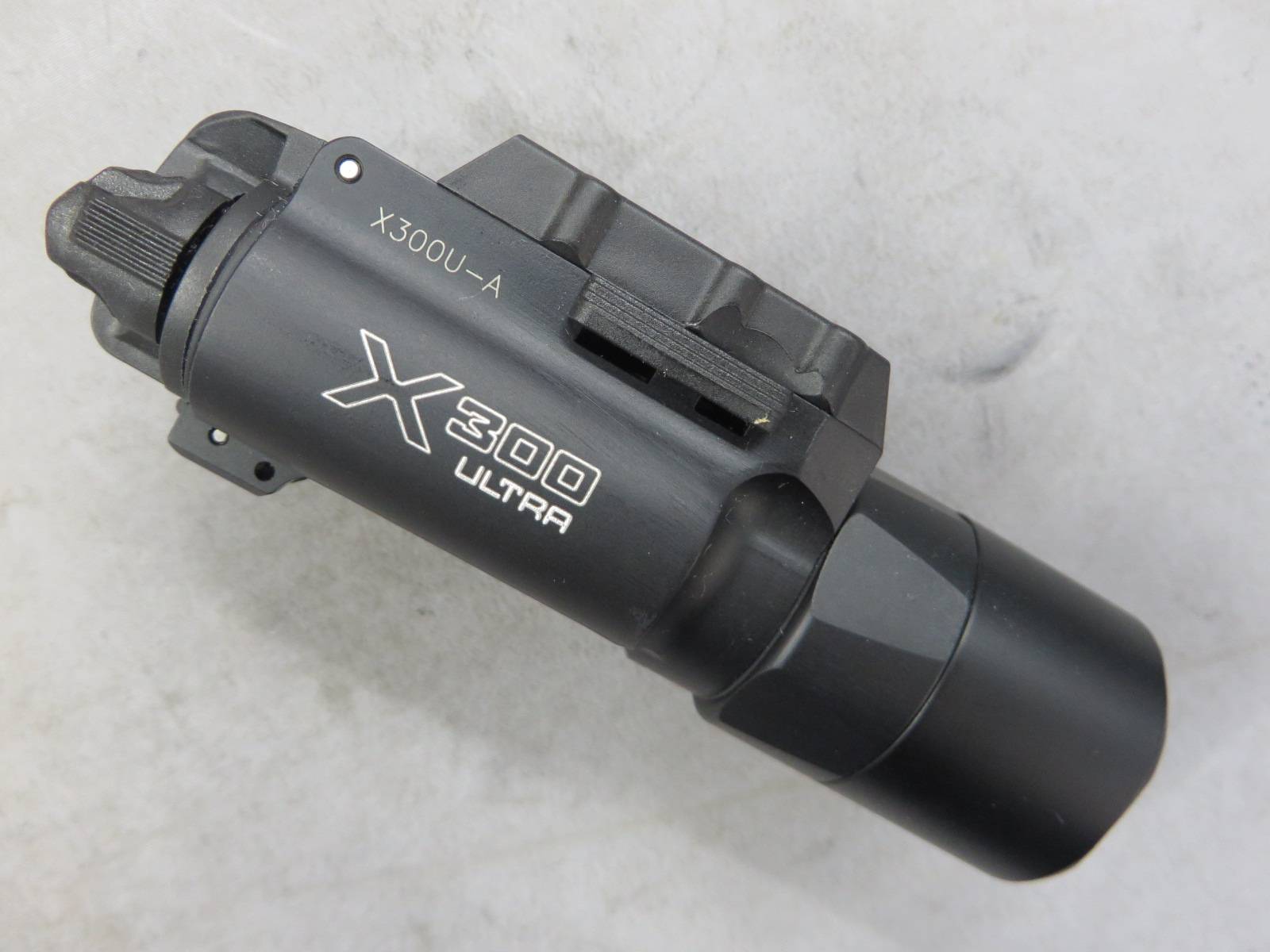【SUREFIRE】X300U-A ウエポンライト（実物）