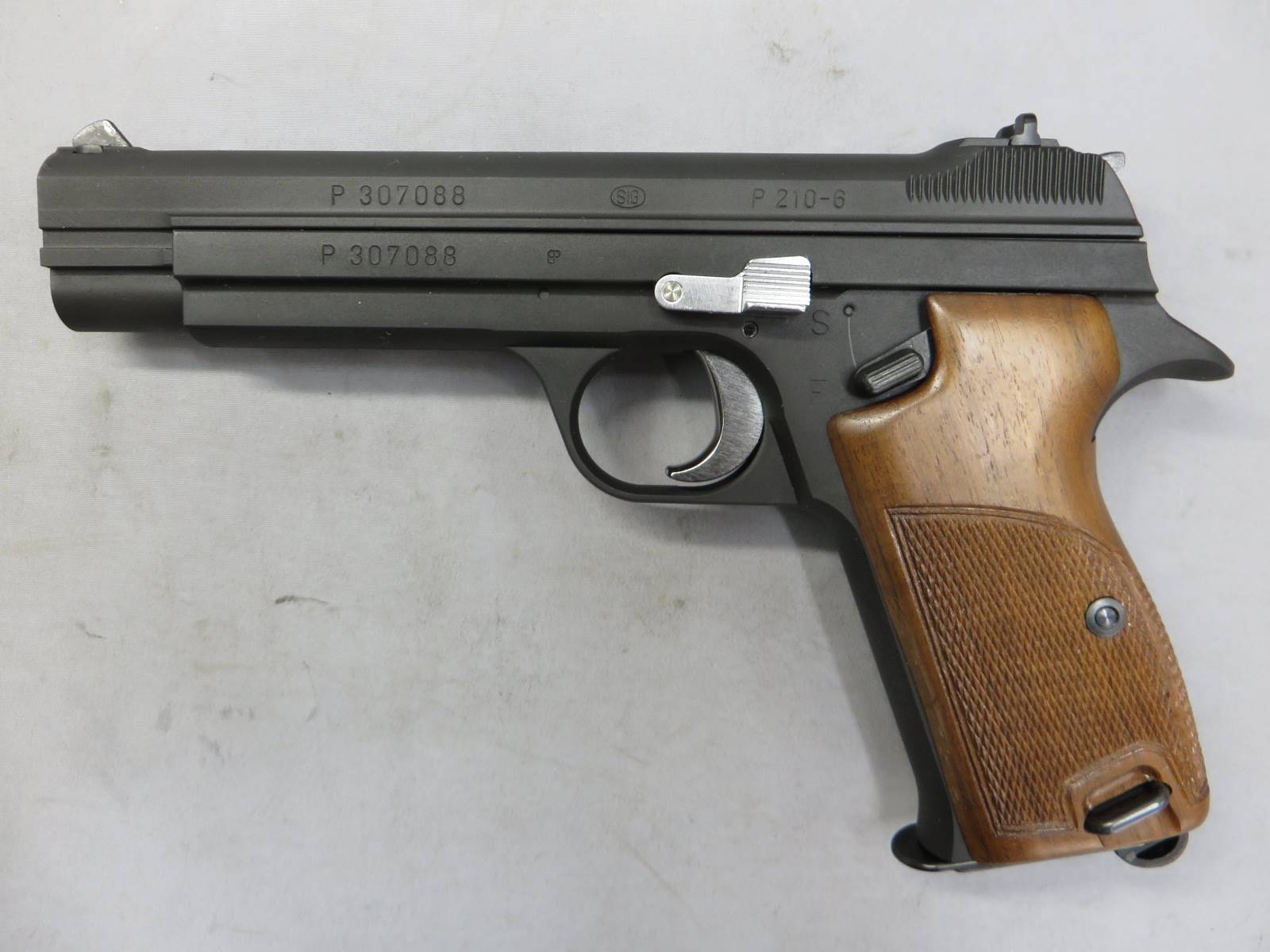 【マルシン】SIG P210-6 ブラック HW・木製グリップ