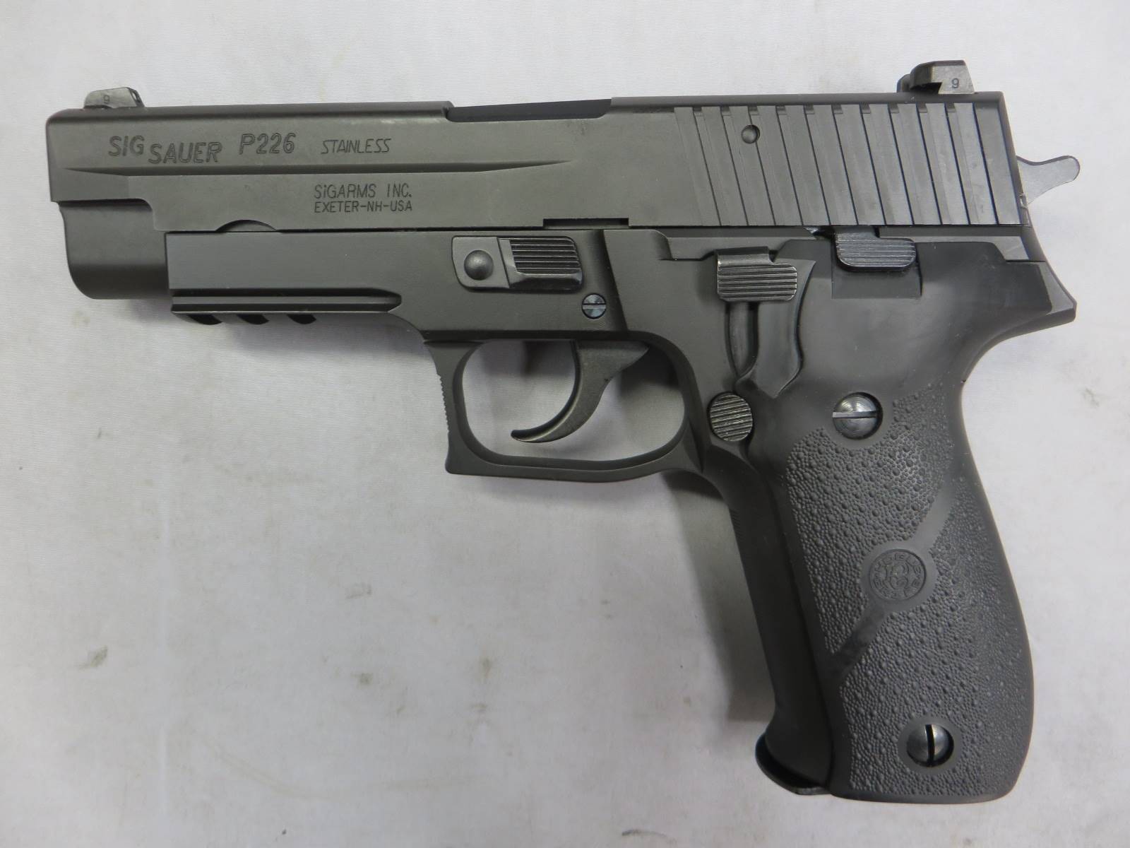 【KSC】P226R HW SYSTEM7 HOGUE ラバーグリップ標準装備