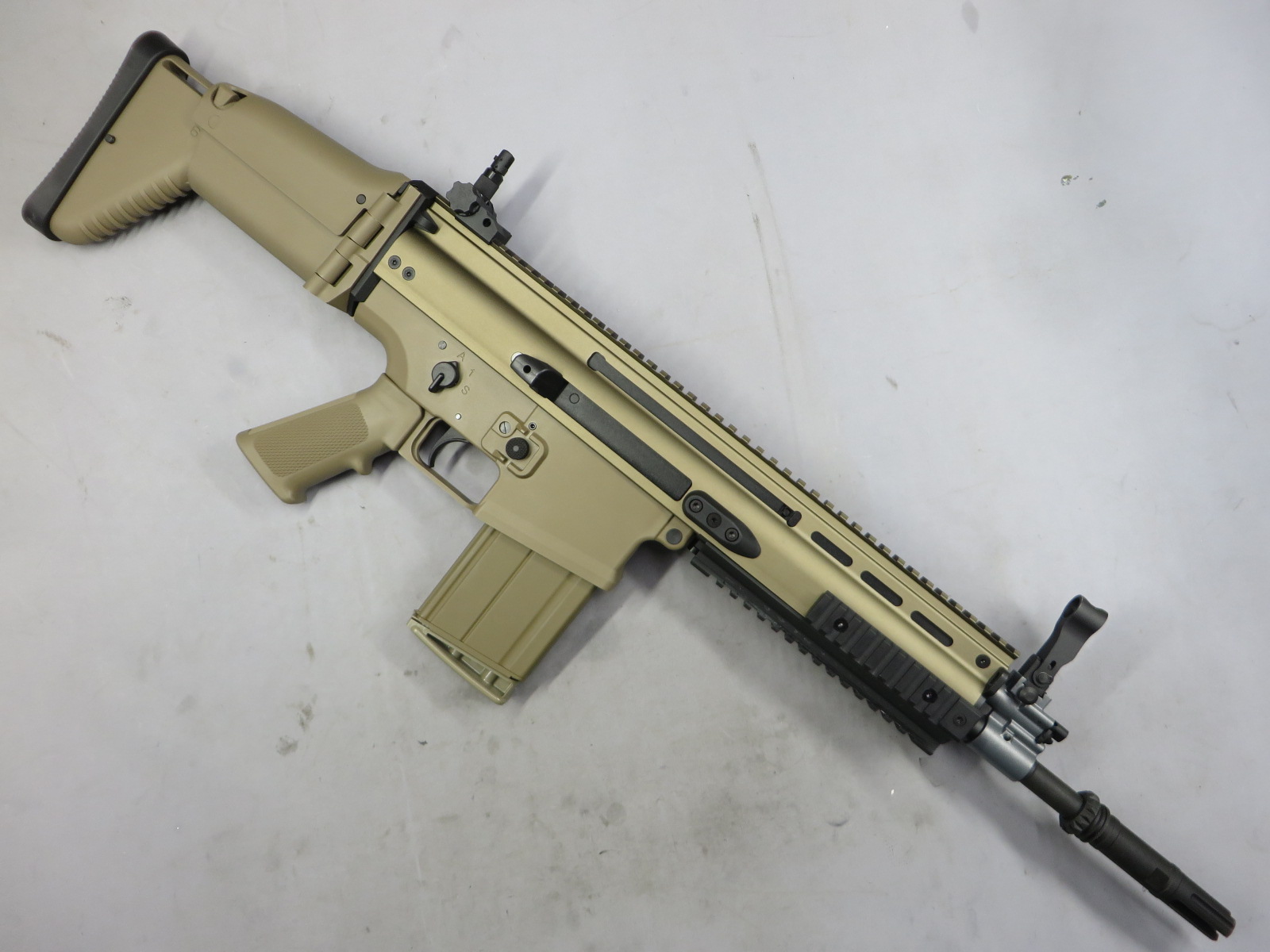 【CyberGun/VFC】FN SCAR-H Mk17 TAN GBBR