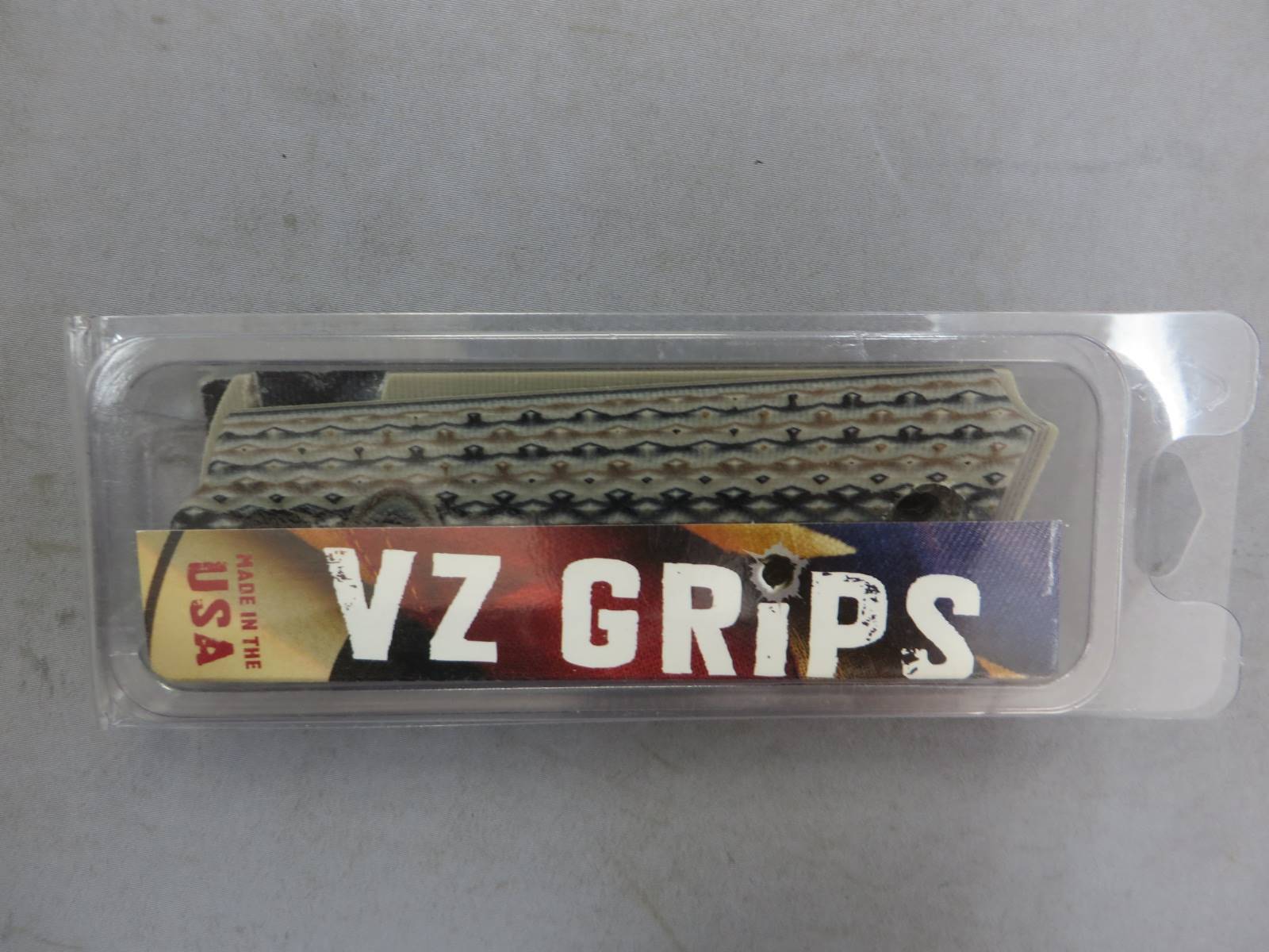 【Vz Grips】M45 ダイアモンドバック G10グリップ