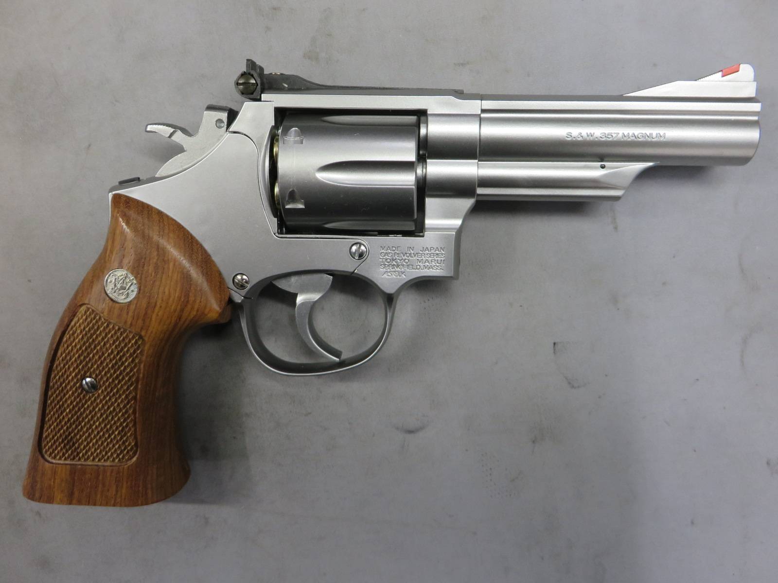 【東京マルイ】S&W M66 4in 24連射リボルバー・木製グリップ