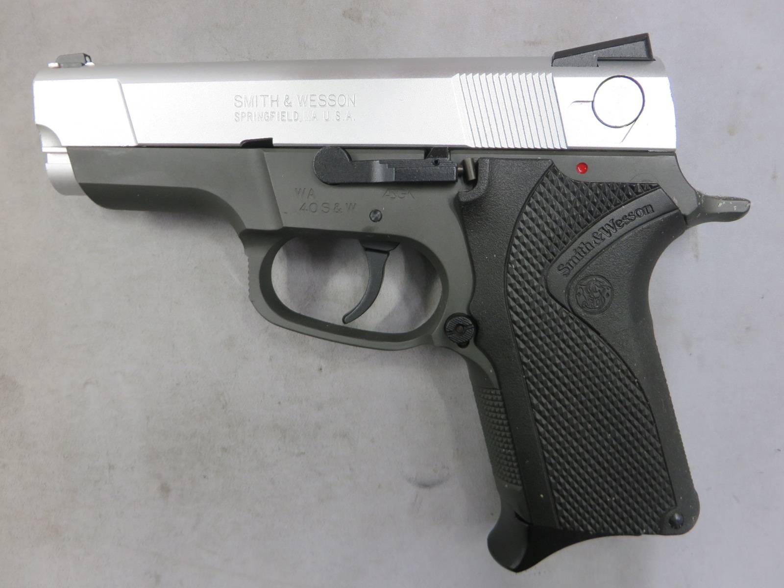 【ウエスタンアームズ】S&W ショーティ40　2トーン