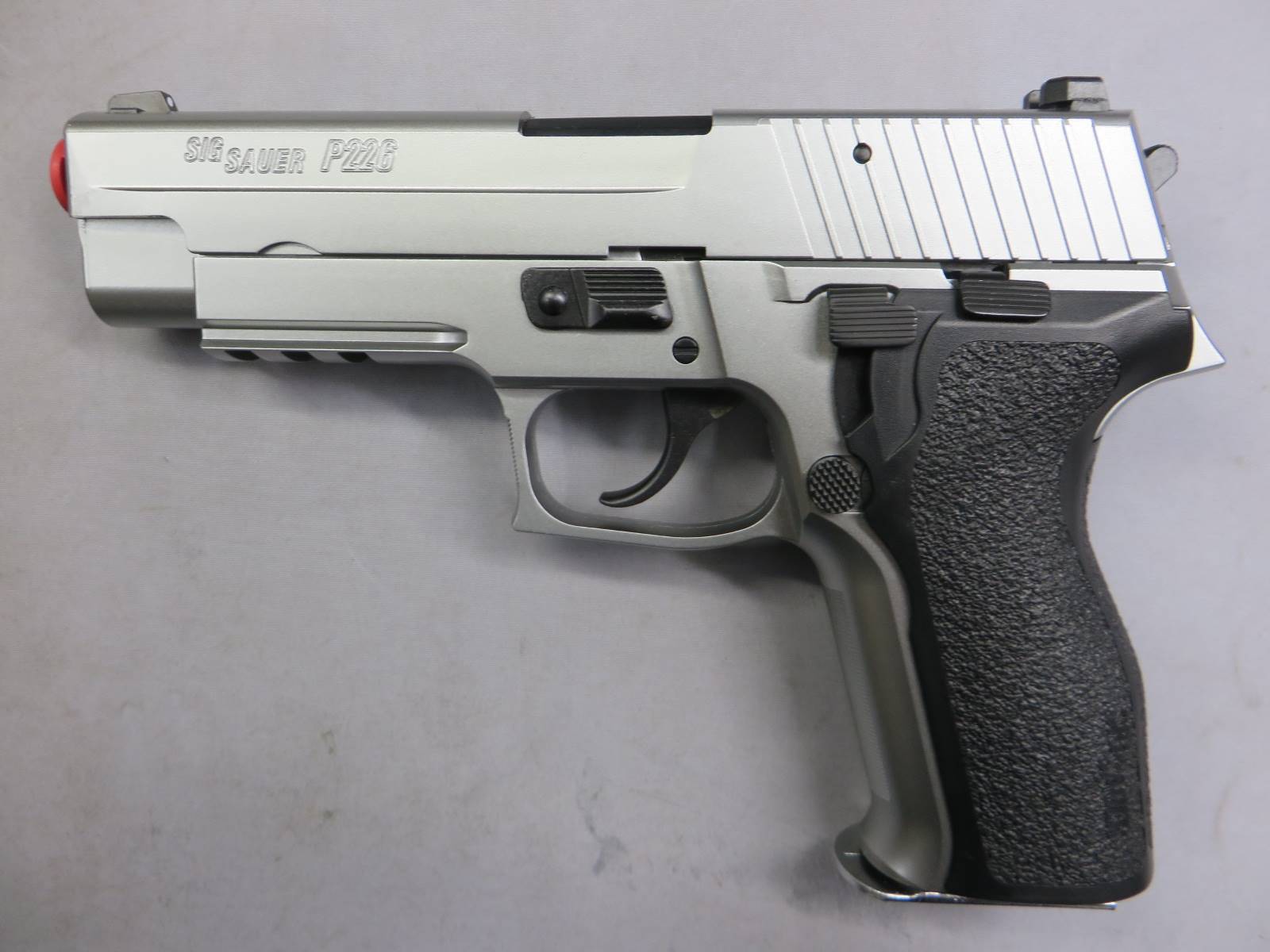 【東京マルイ】SIG SAUER P226 E2 ステンレスモデル