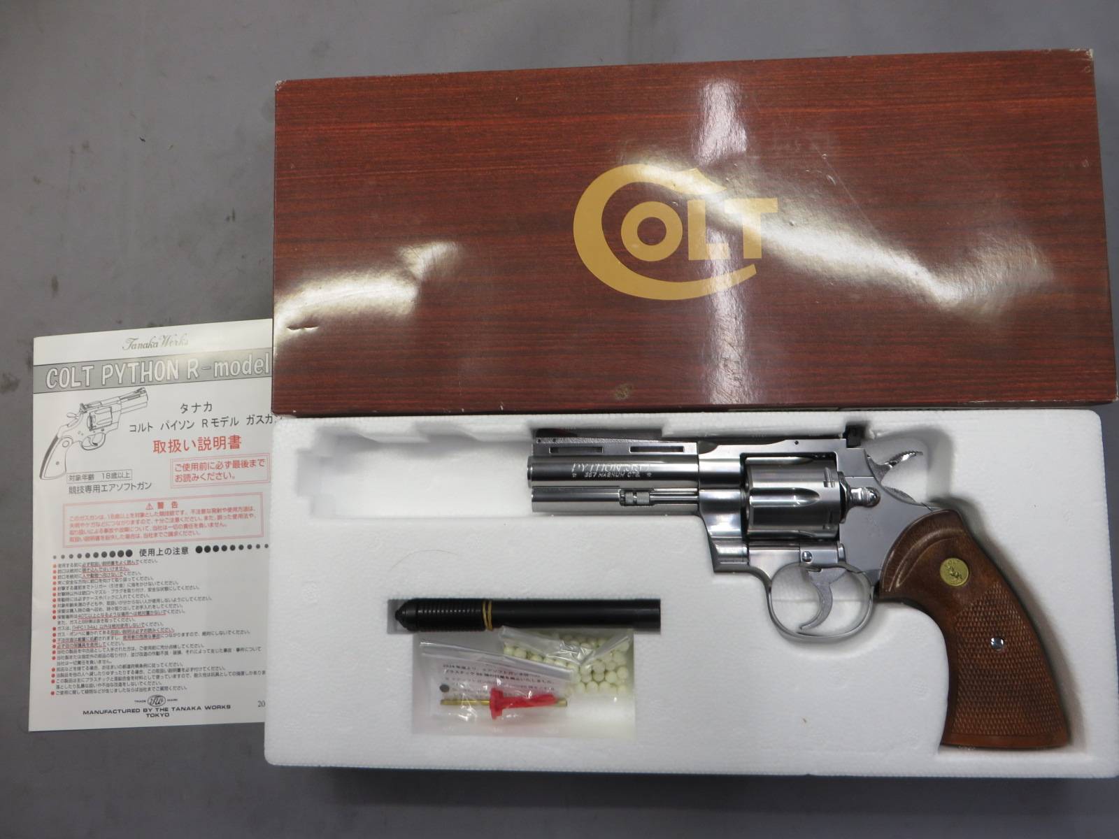 【タナカ】コルトパイソン.357mag 4in R-model　ステンレスモデル
