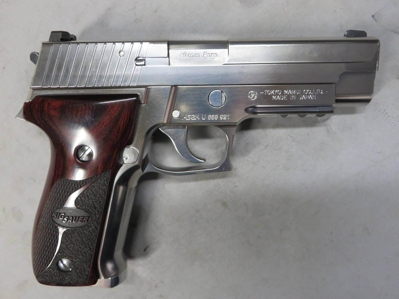 【東京マルイ】SIG SAUER P226R クロームステンレス・アルタモント グリップ 他 カスタム