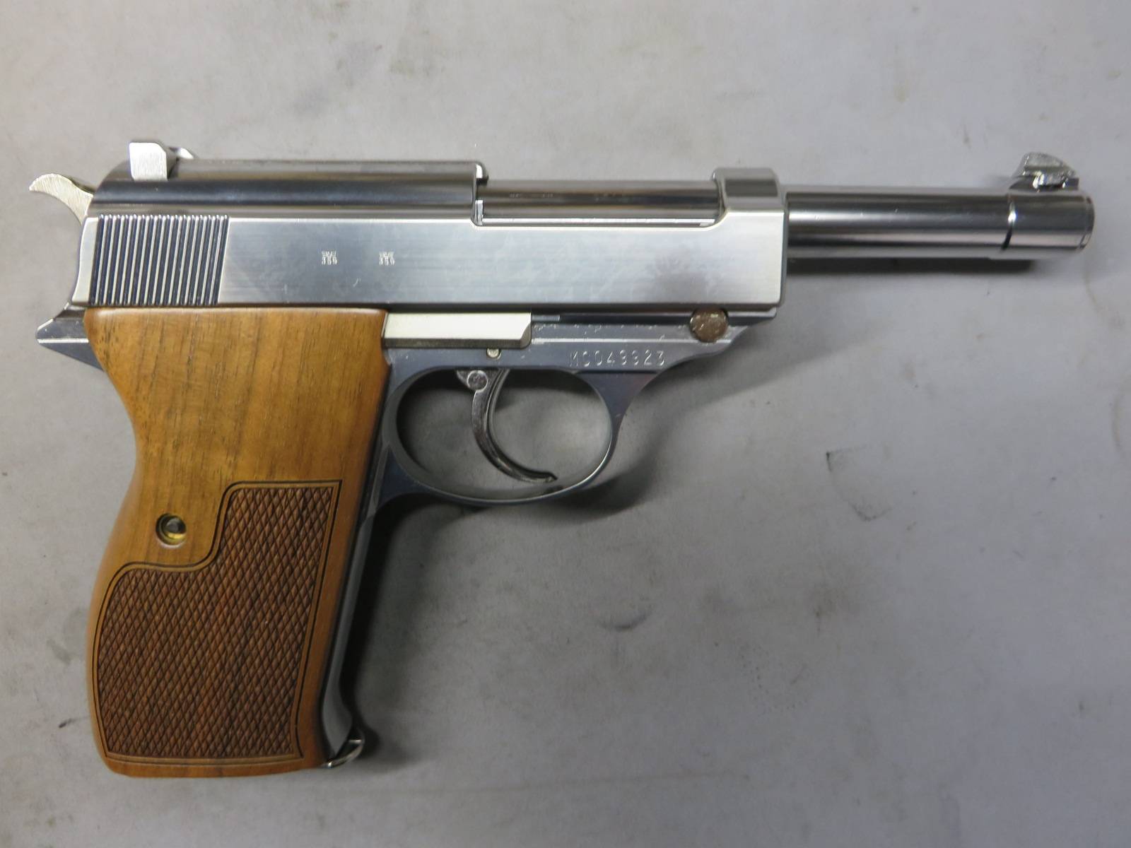 【マルゼン】ワルサーP38 シルバー・木製グリップ