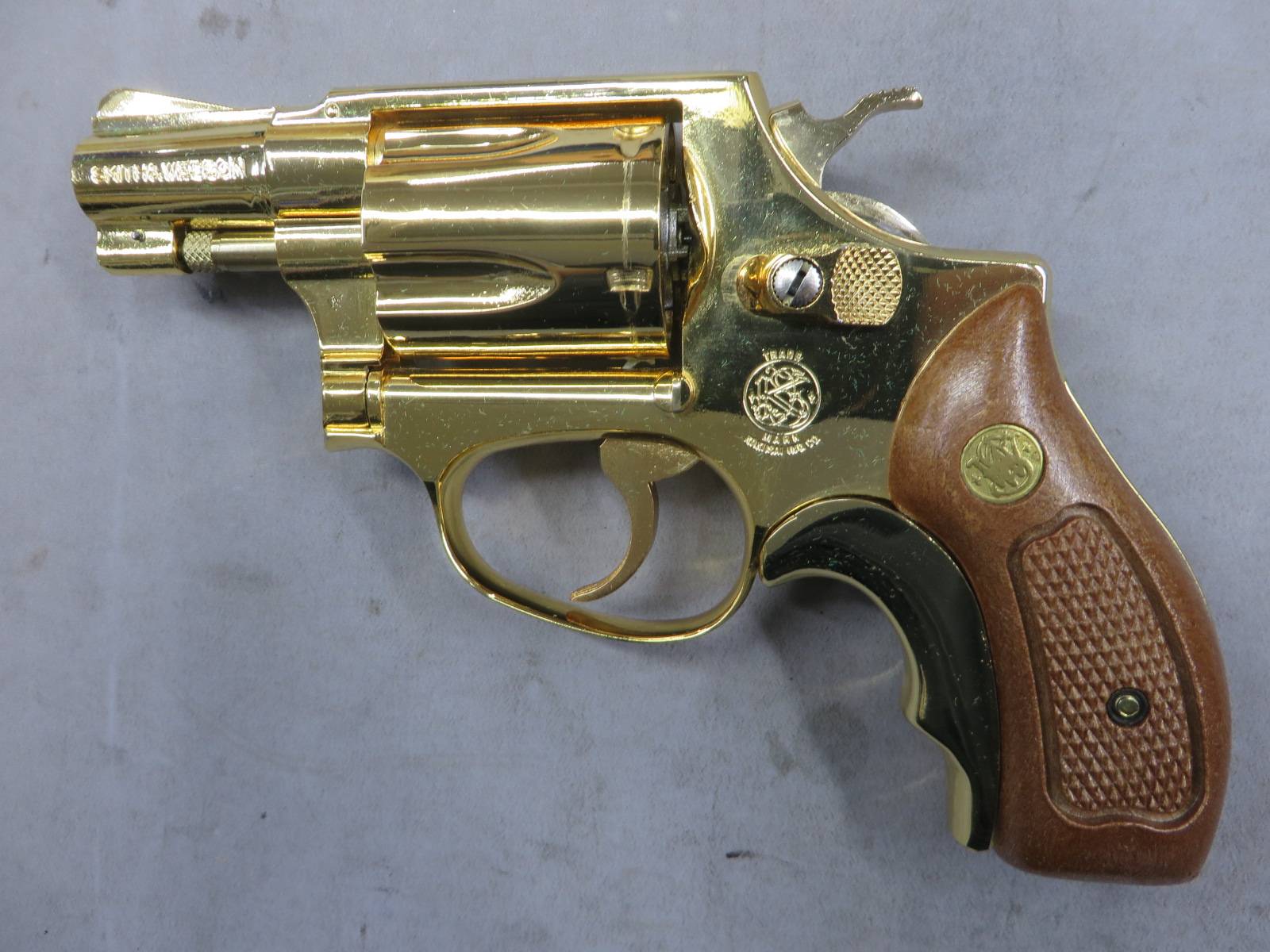 【コクサイ】 S&W M36チーフスペシャル GOLD（24K）金属・SMG モデルガン