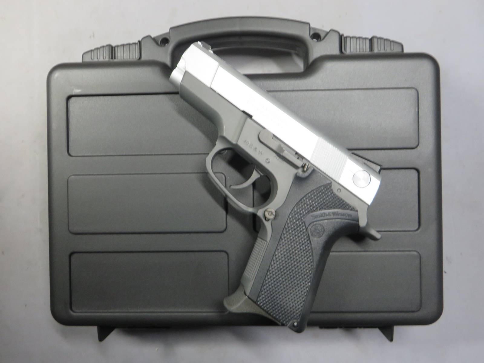 【ウエスタンアームズ】S&W ショーティ40　2トーン