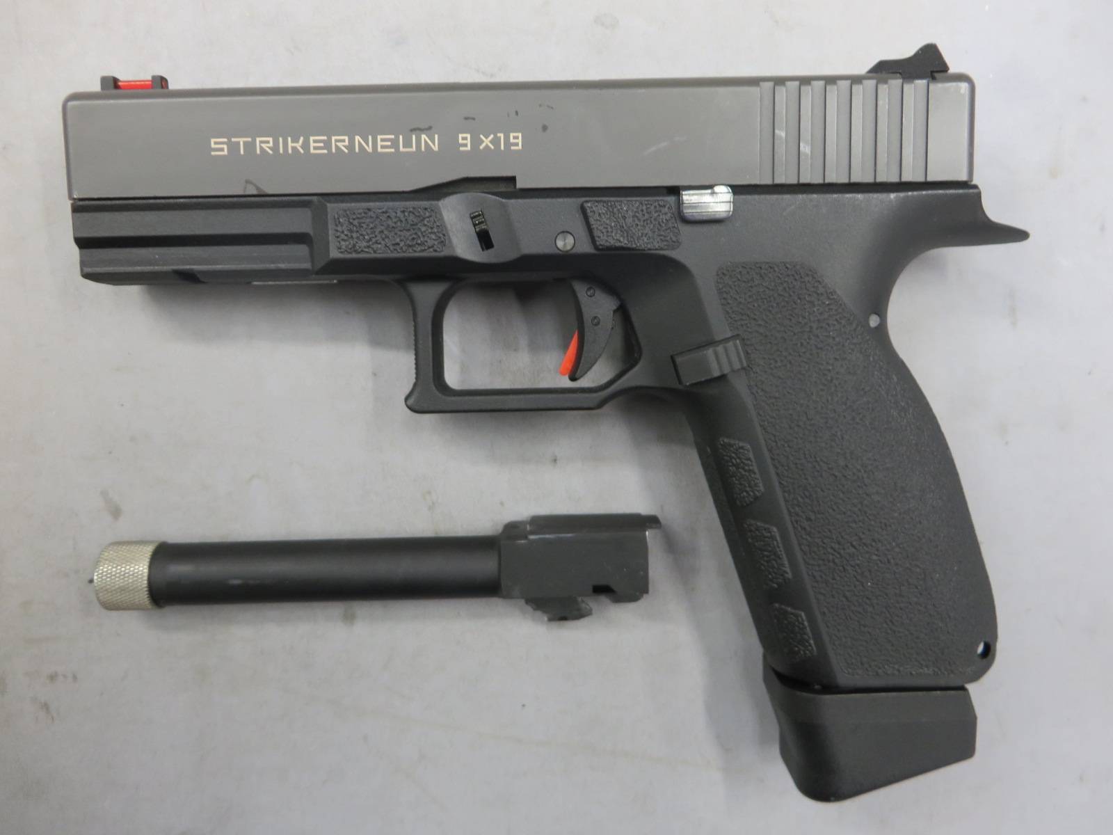 【Carbon8】STRIKER MEUN・ストライカー9 CO2・サイレンサー対応アウターバレル