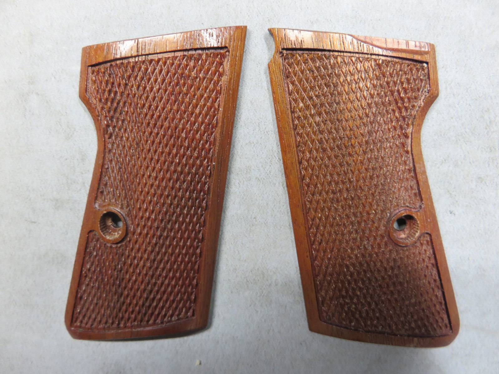 【不明】ワルサー PPK/S チェッカー 木製グリップ