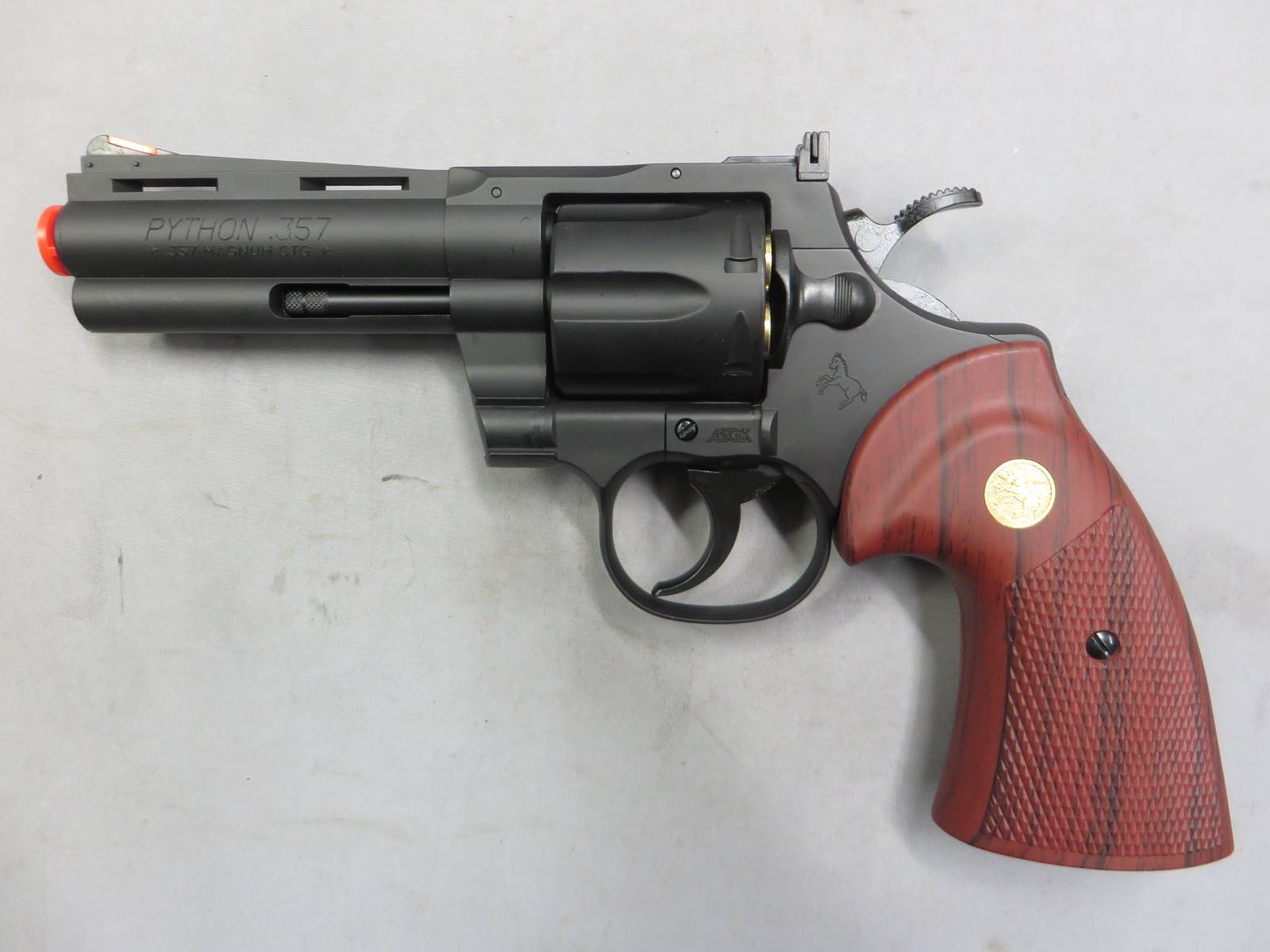 【クラウン】コルトパイソン.357mag 4in カート式・ガス・リボルバー