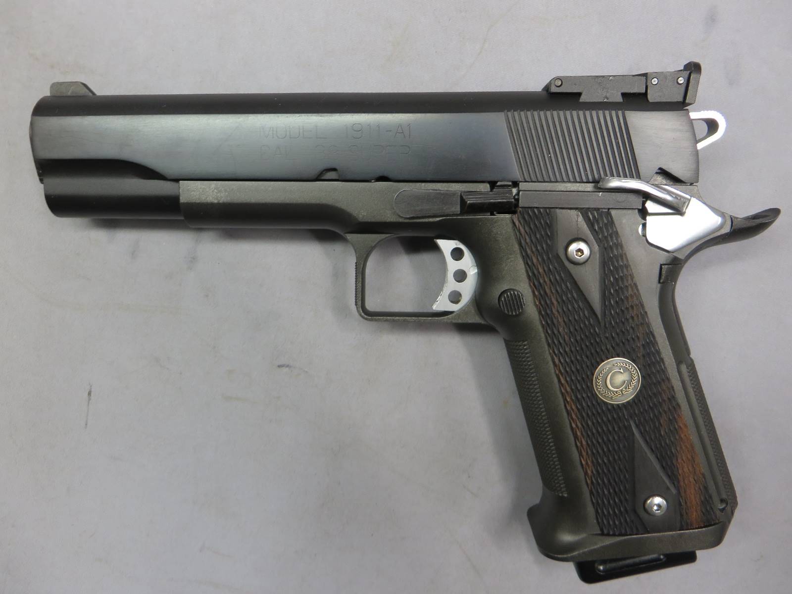【MGC】 スプリングフィールド ハイキャパシティ HW .38Super・木製グリップ  モデルガン