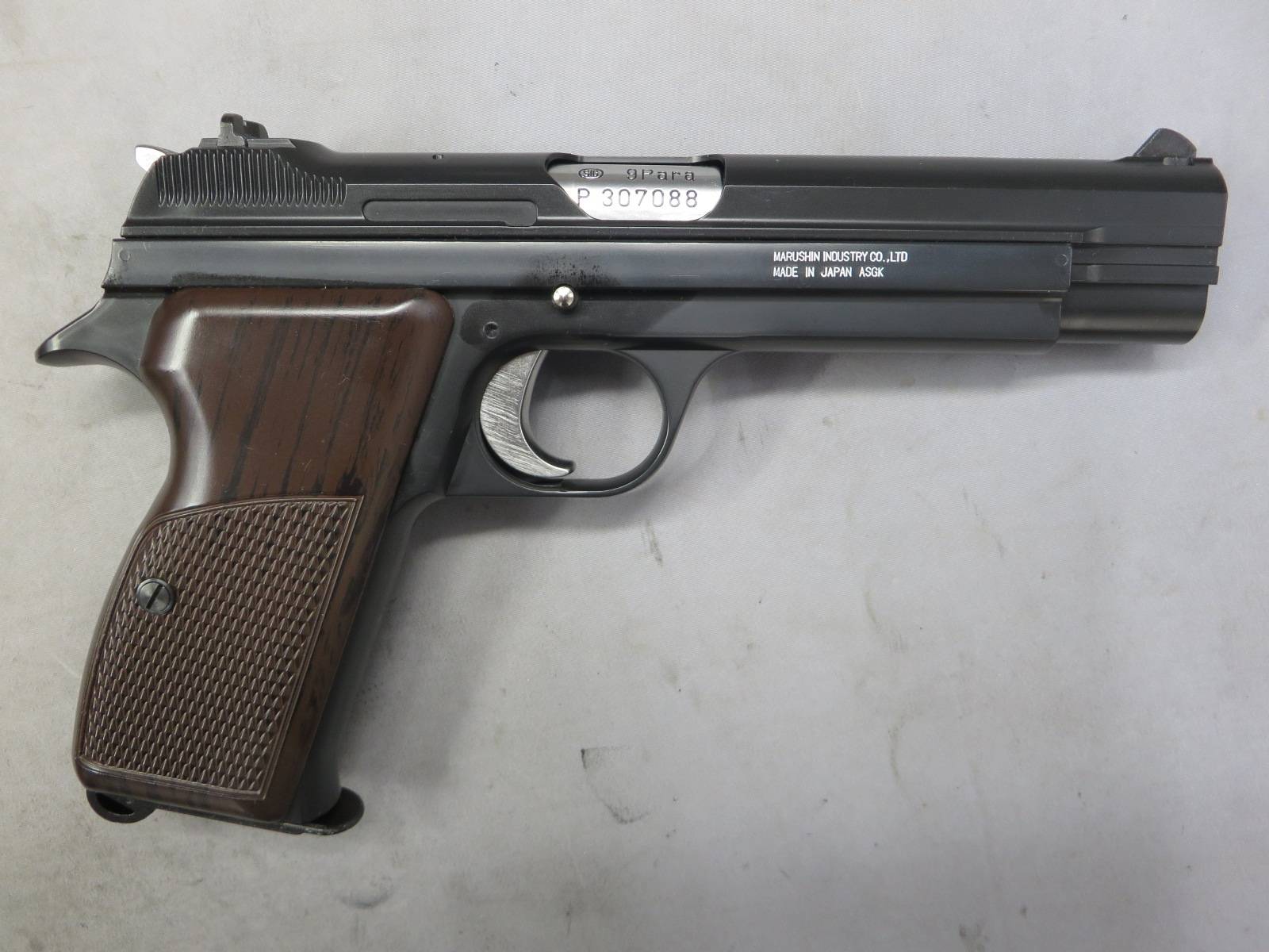 【マルシン】SIG P210-6 8mmBB ブラック ABS・実銃用ガンケース入り
