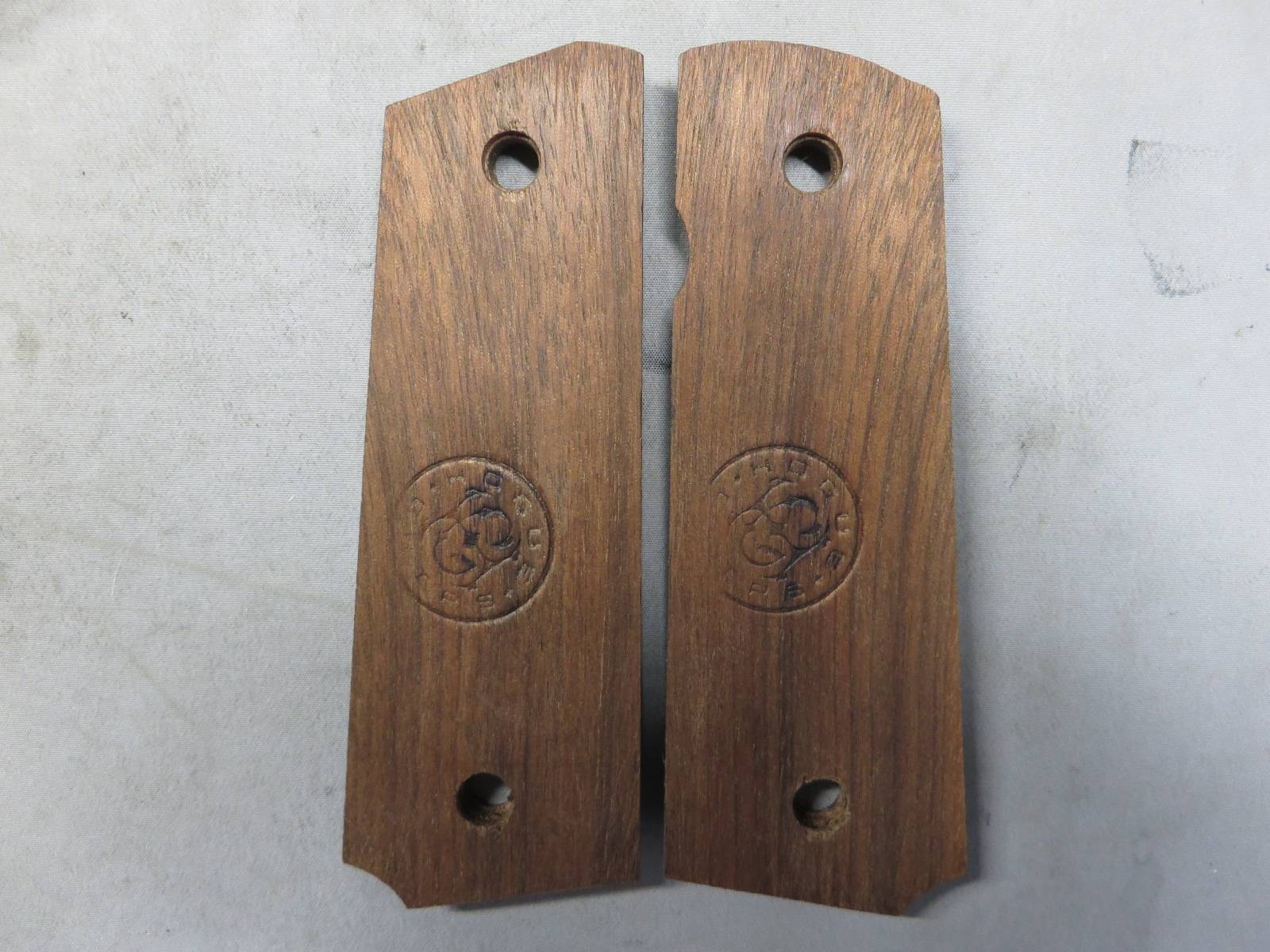 【HOGUE】1911 ダイヤモンドチェッカー Hardwood  グリップ