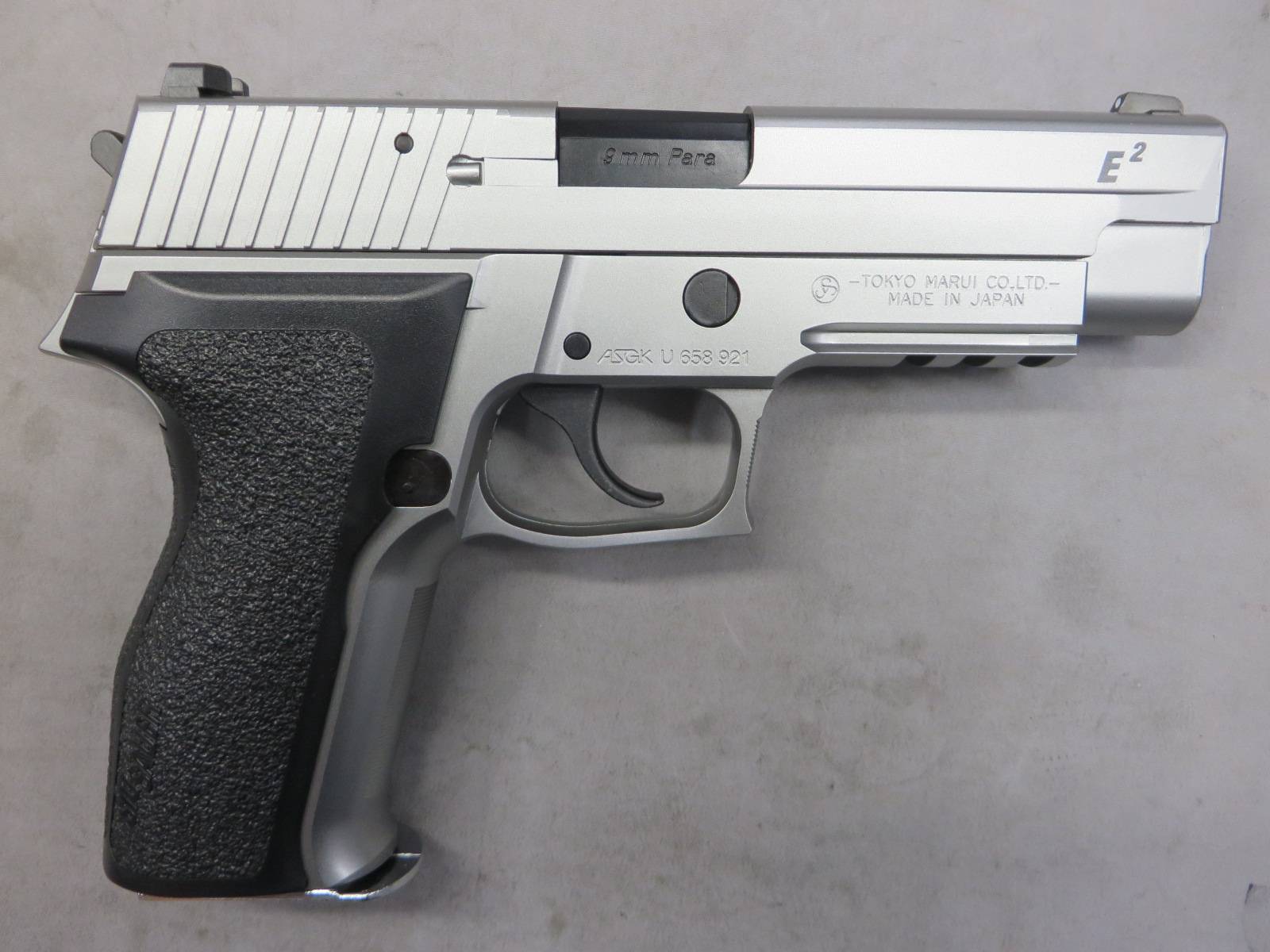 【東京マルイ】SIG SAUER P226 E2 ステンレスモデル