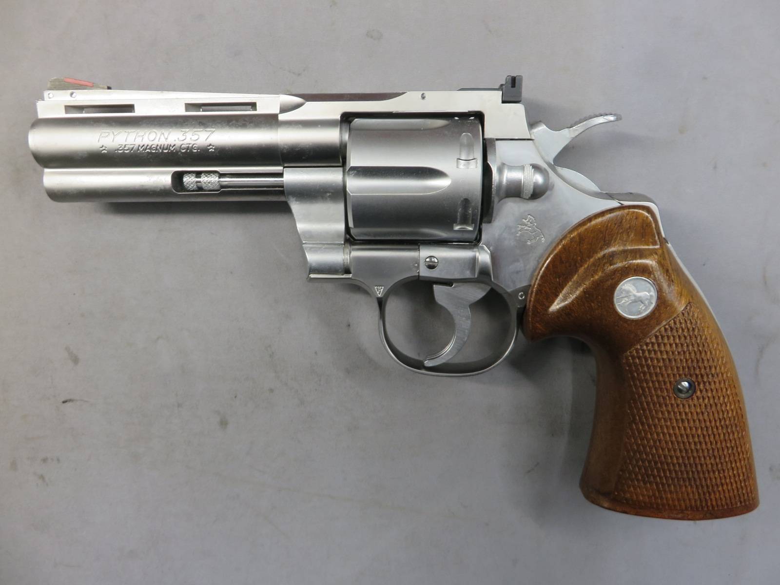 【コクサイ】コルトパイソン.357mag 4in ガス・カート式・リボルバー No.136