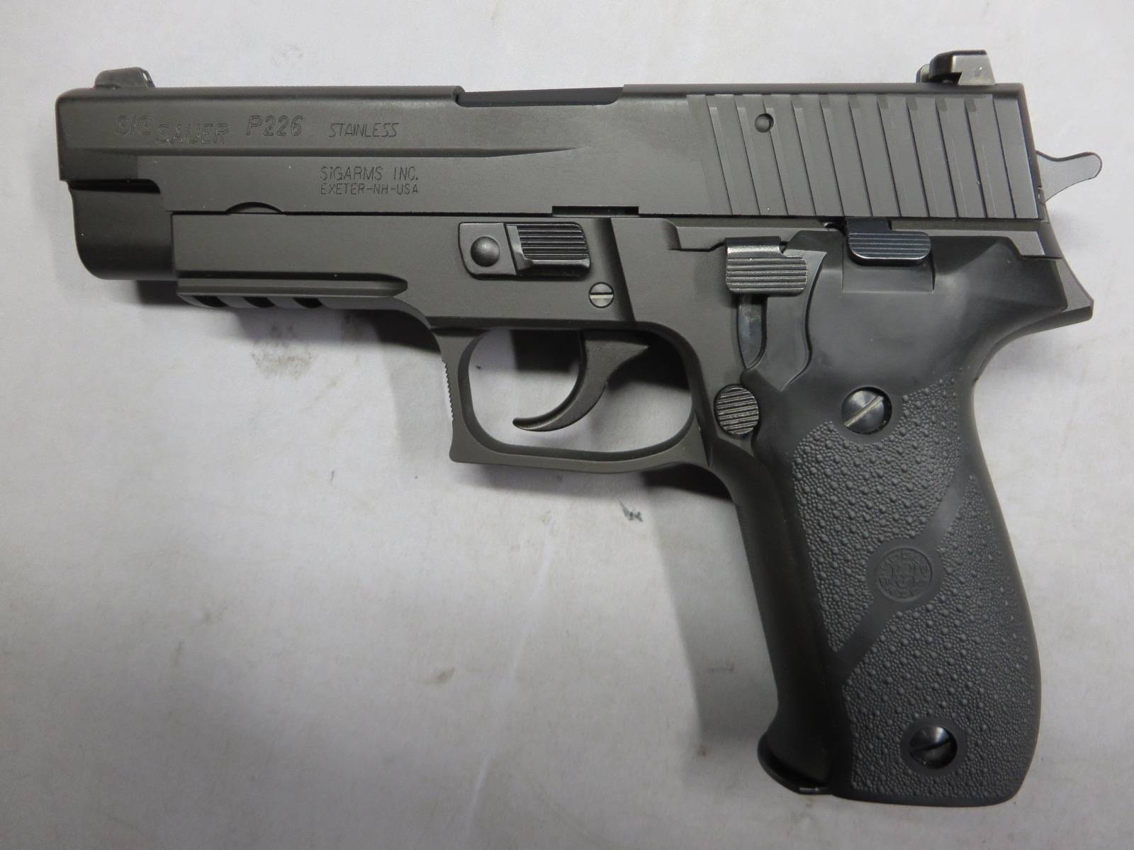 【KSC】P226R HW SYSTEM7 HOGUE ラバーグリップ標準装備