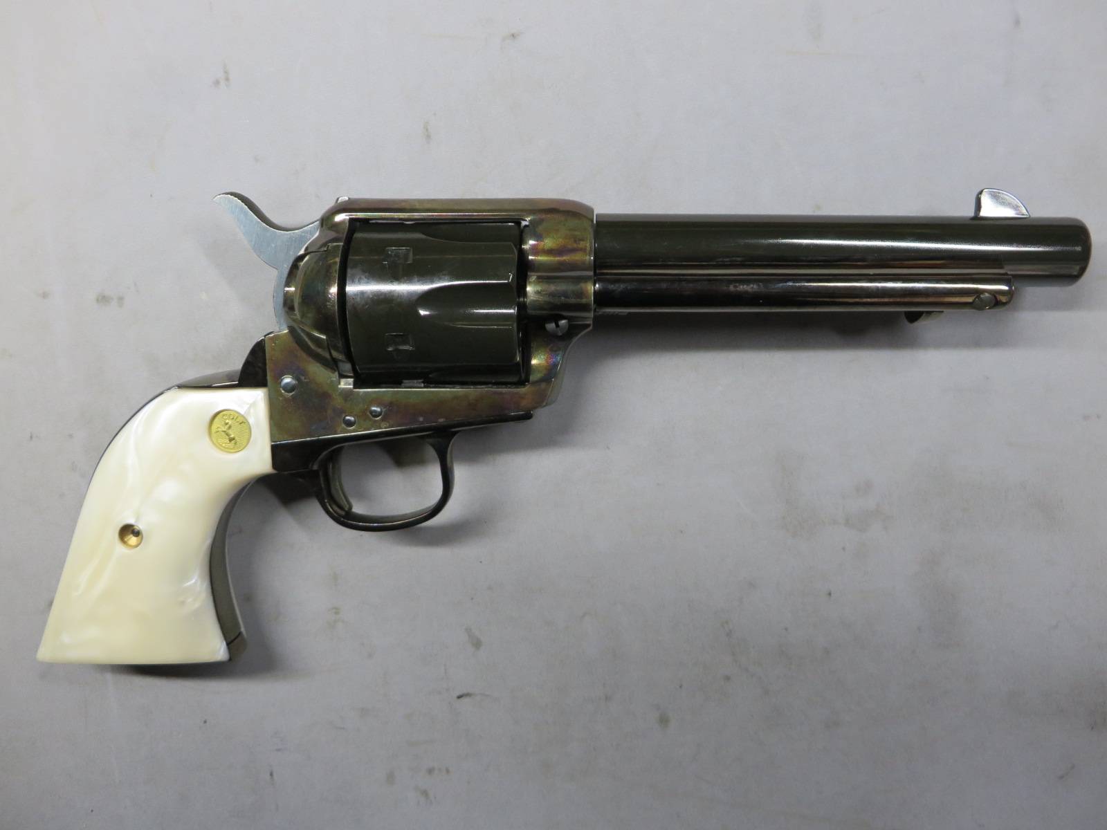 【ハートフォード】SAA.45 メッキ ケースハードン カスタム アーティラリー モデルガン