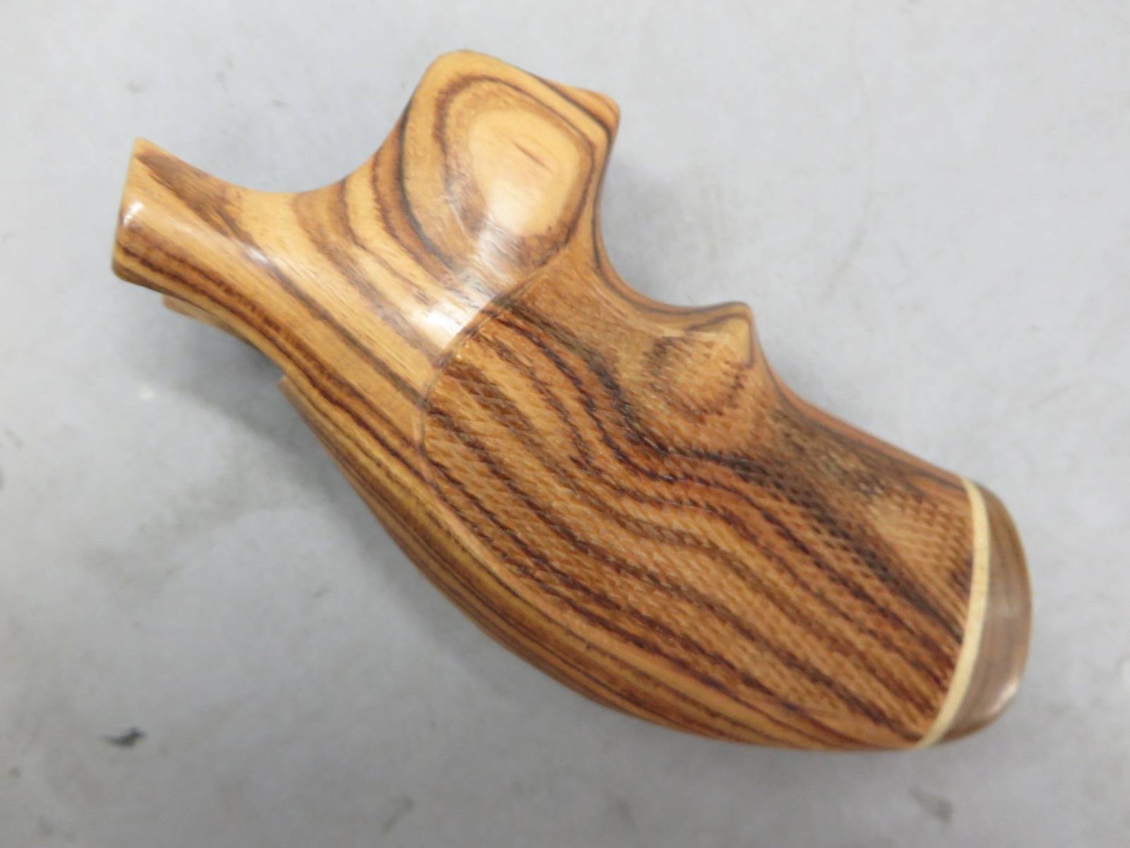 【HOGUE】S&W M36 オーバーサイズ キングウッド グリップ