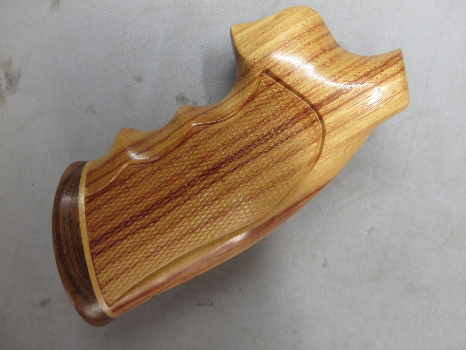 【HOGUE】コルト パイソン オーバーサイズ チューリップウッド グリップ