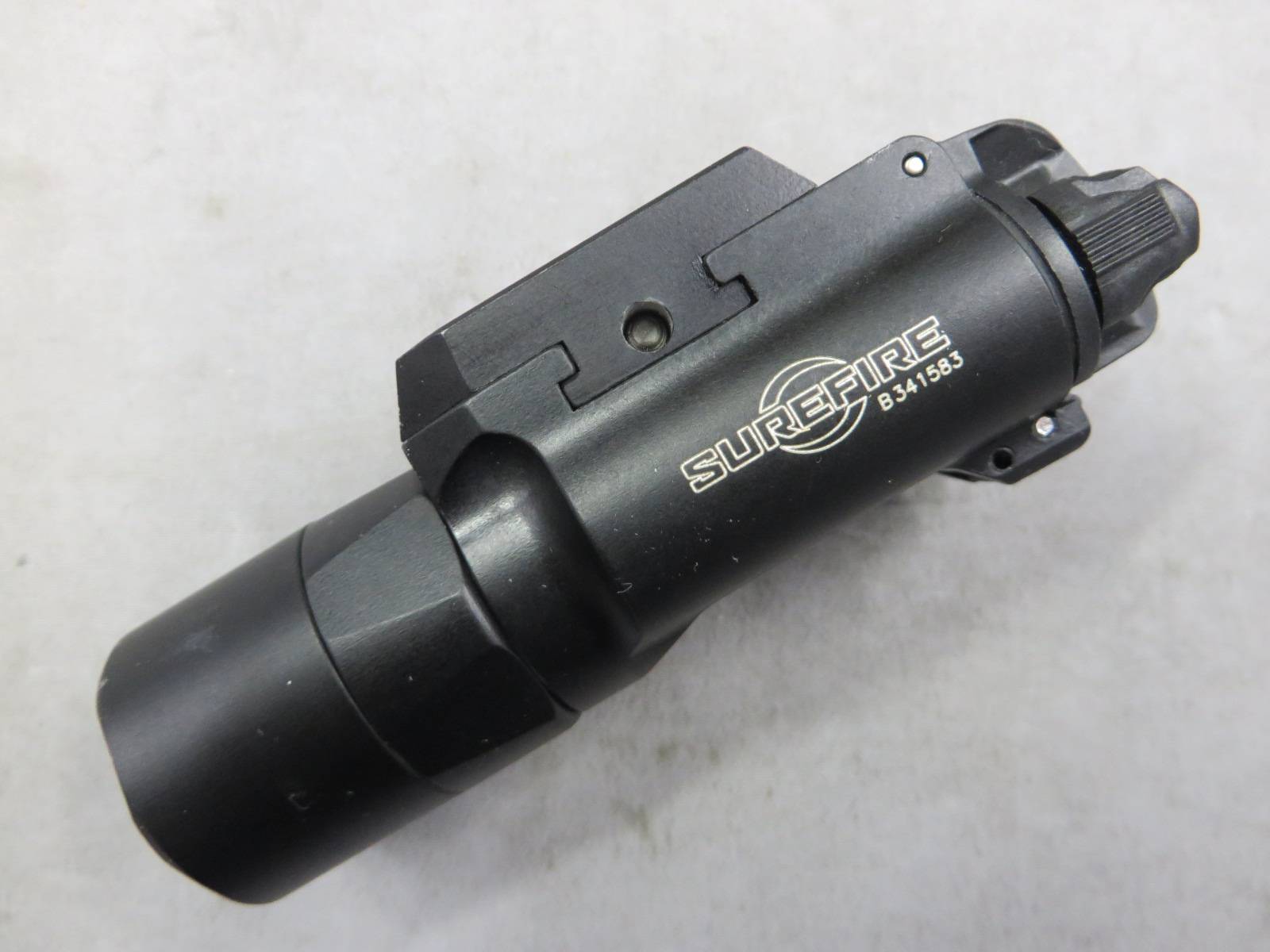 【SUREFIRE】X300U-B ウエポンライト（実物）