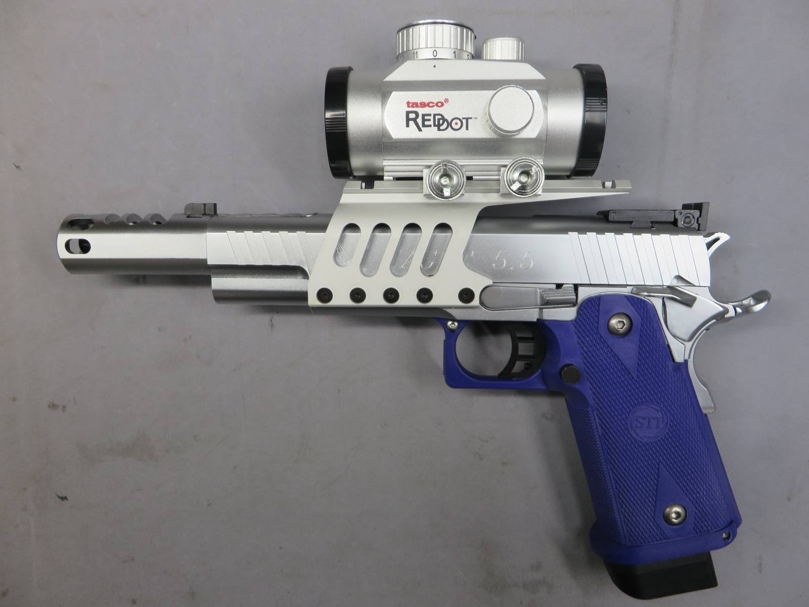 【KSC】STI イーグル5.5 ハイブリッド シルバー リミテッド / マウント・ダットサイト